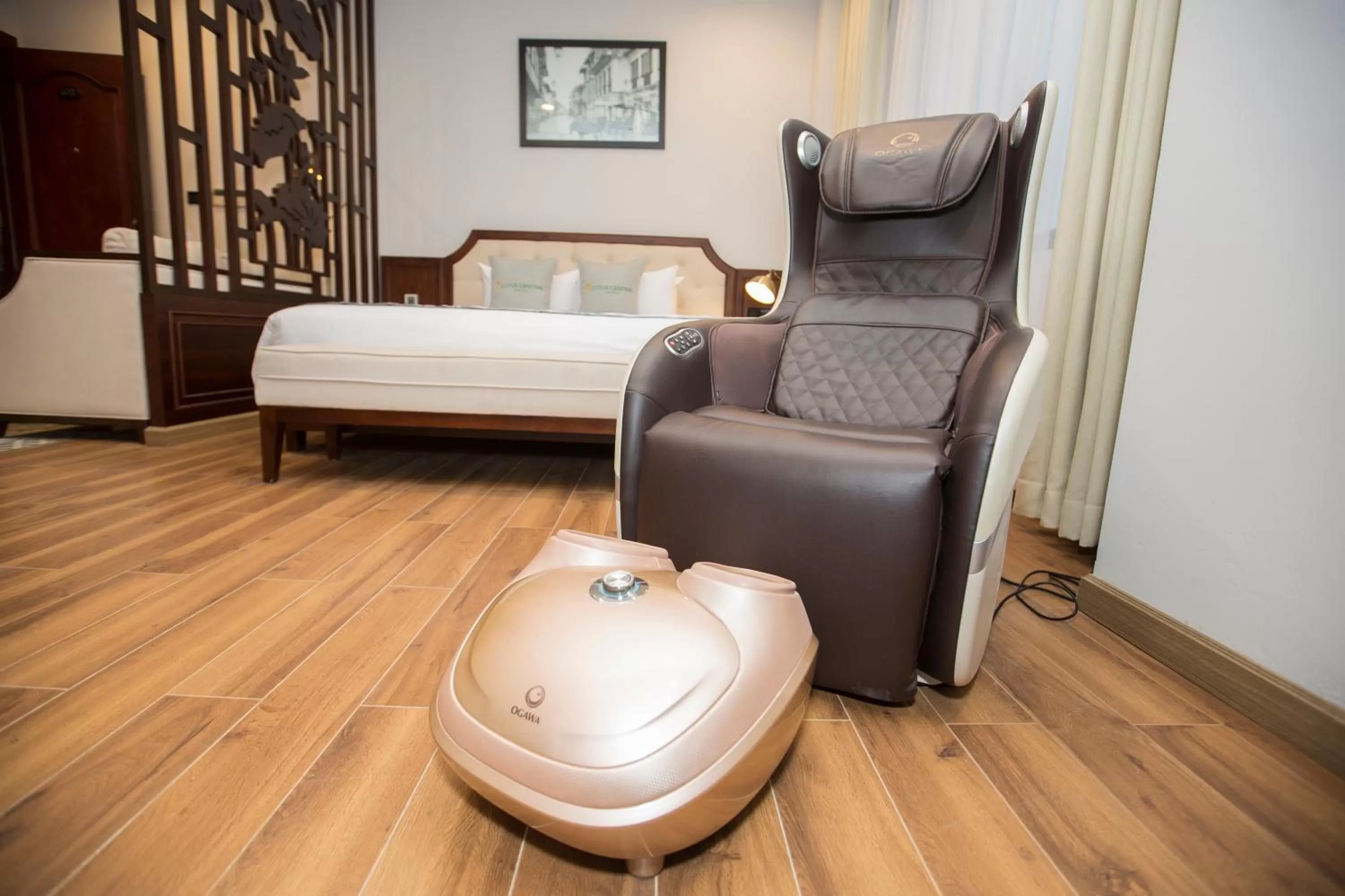 Massage, Bed in Happy Life Grand Hotel & Rooftop Skybar