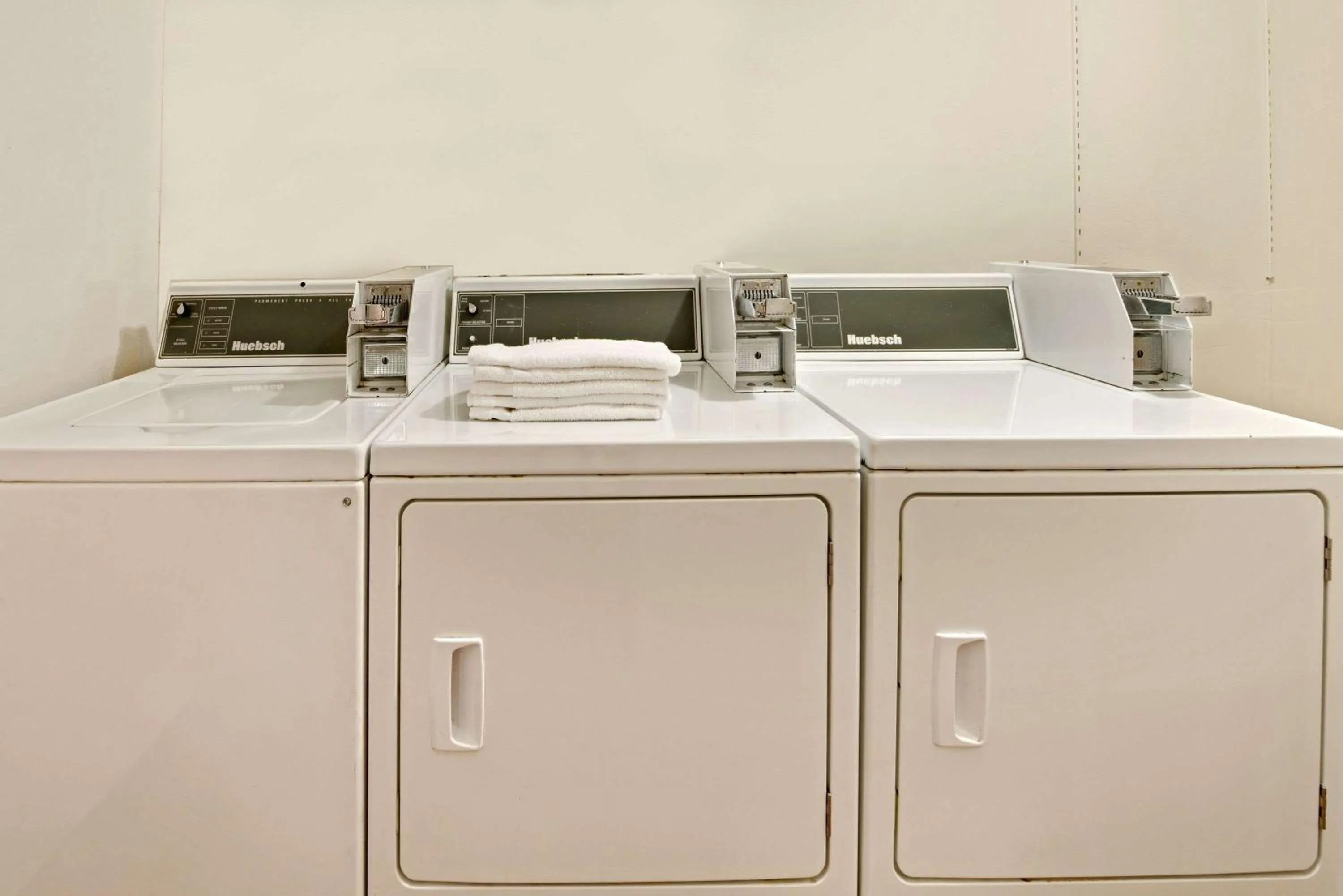 Photo of the whole room, Bed in Super 8 by Wyndham Plano/Dallas Area