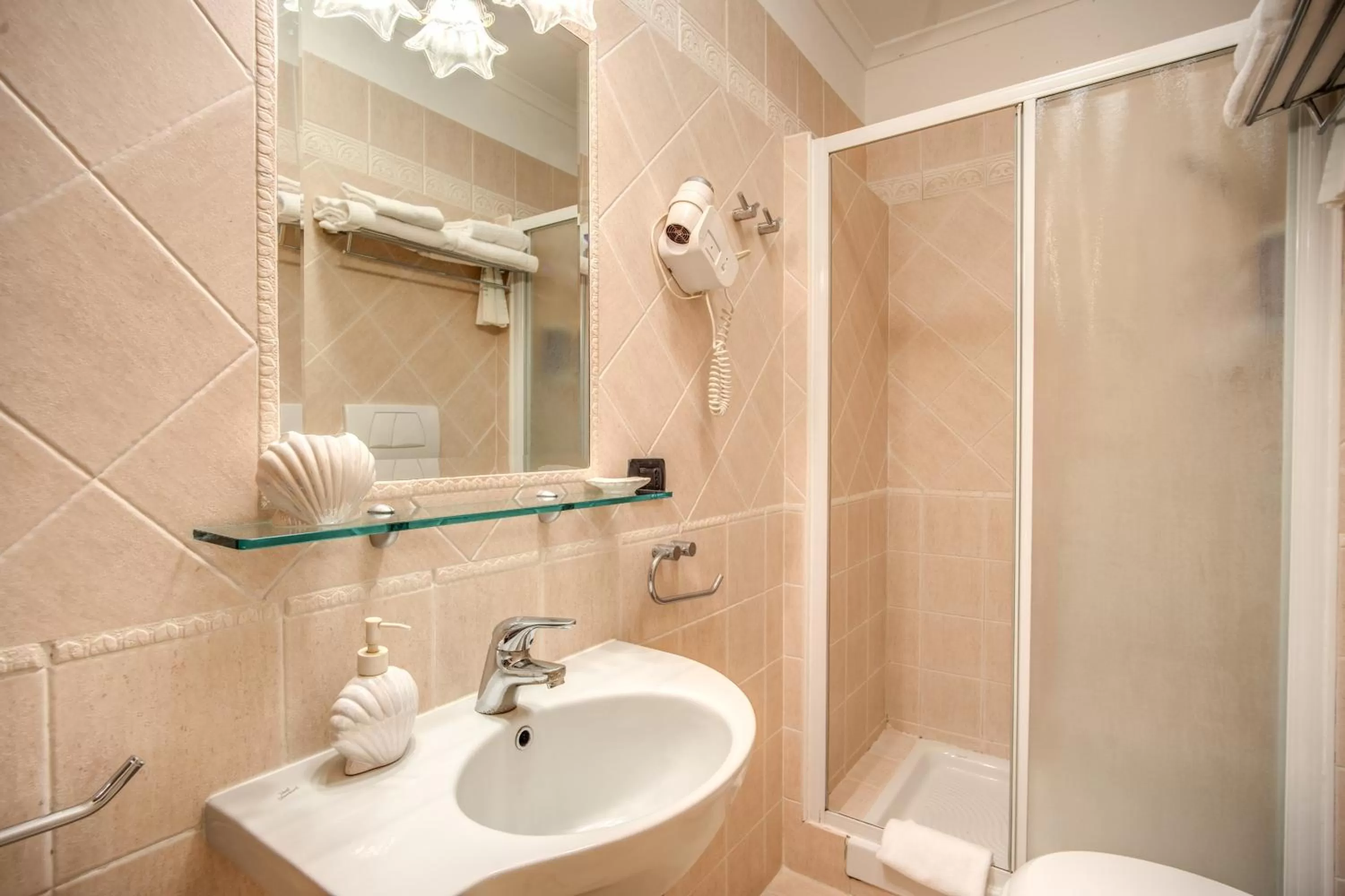 Bathroom in Nakissa Inn