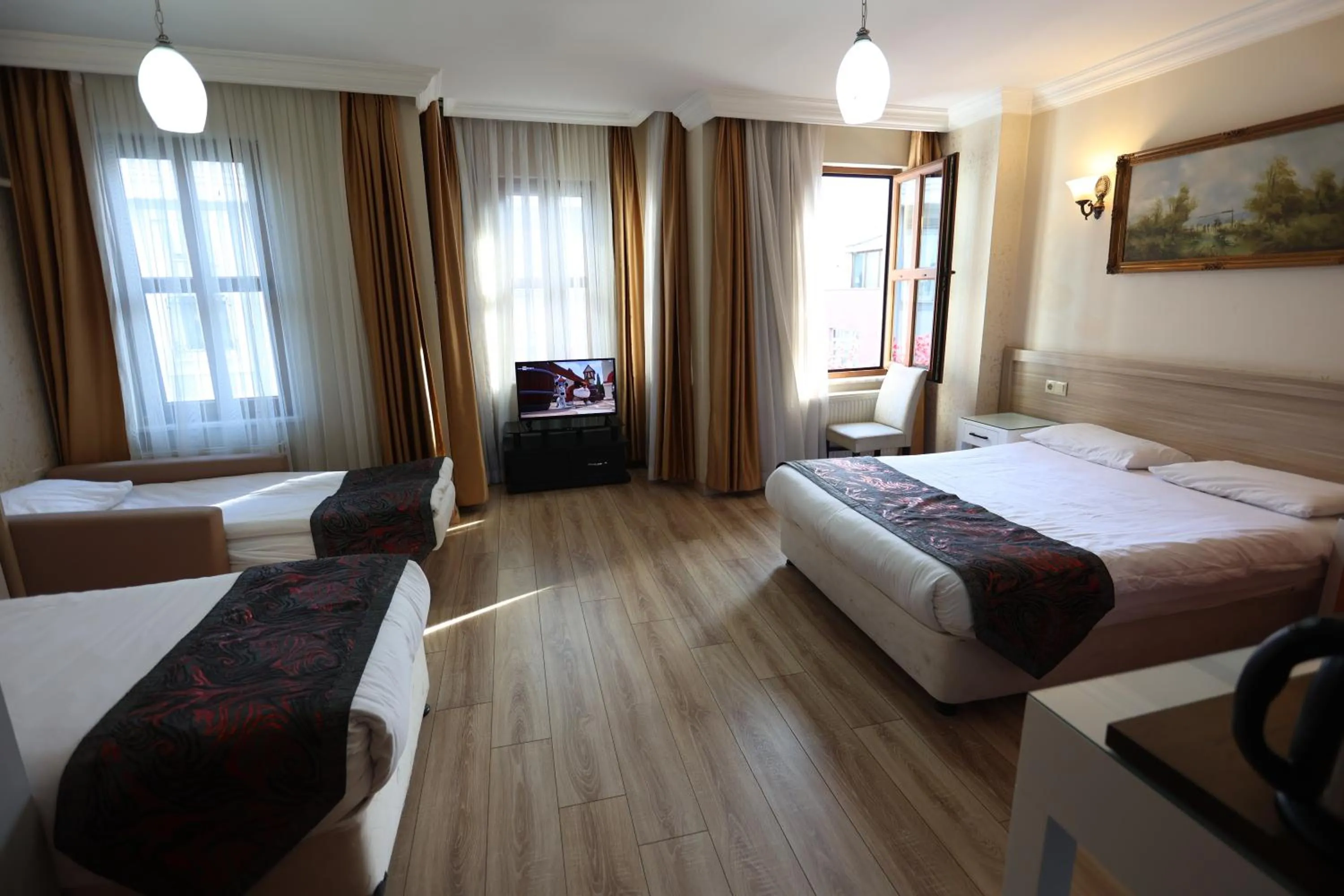 Photo of the whole room, Bed in Arven Hotel