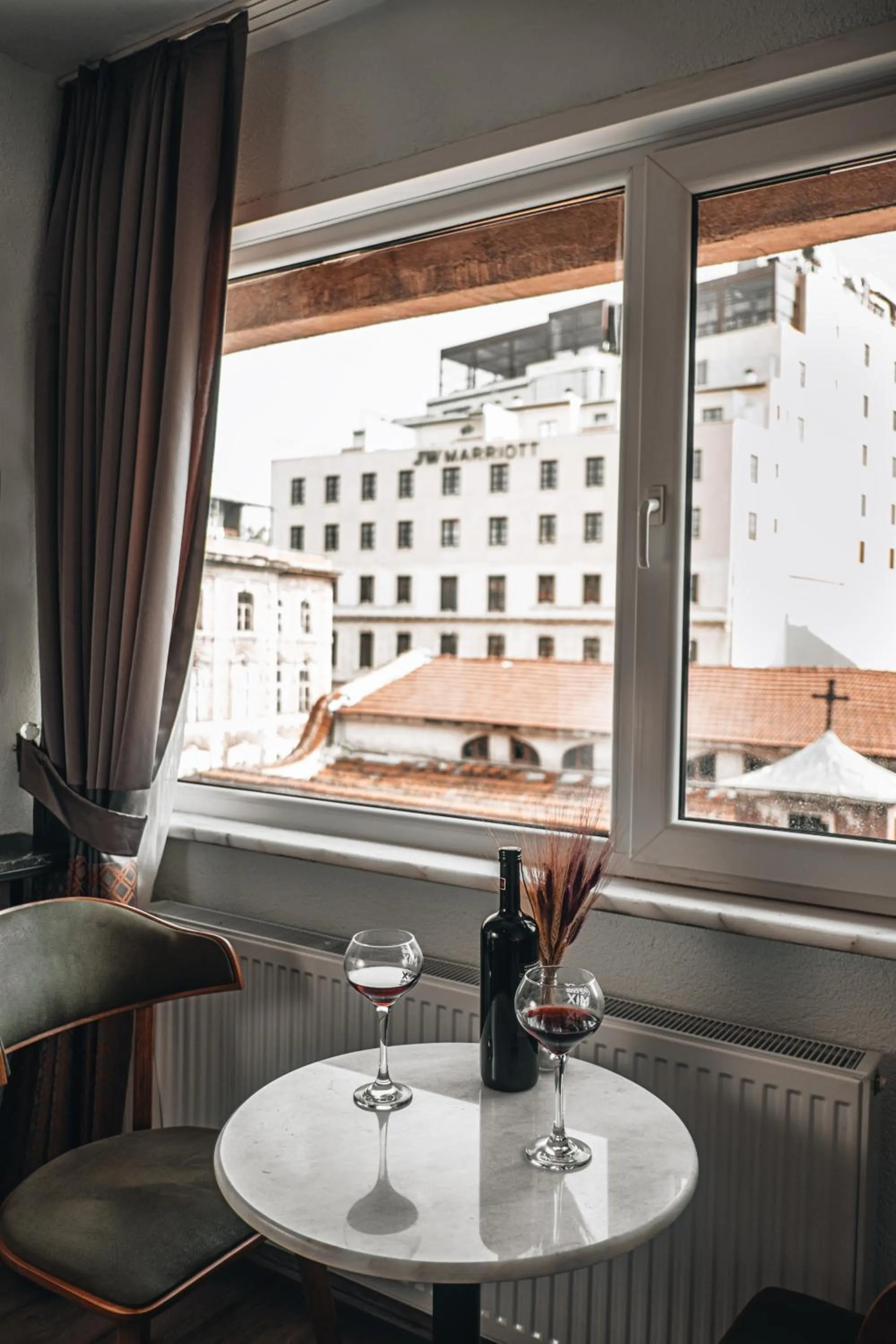 Seating area in PANDAN KARAKOY SUİT