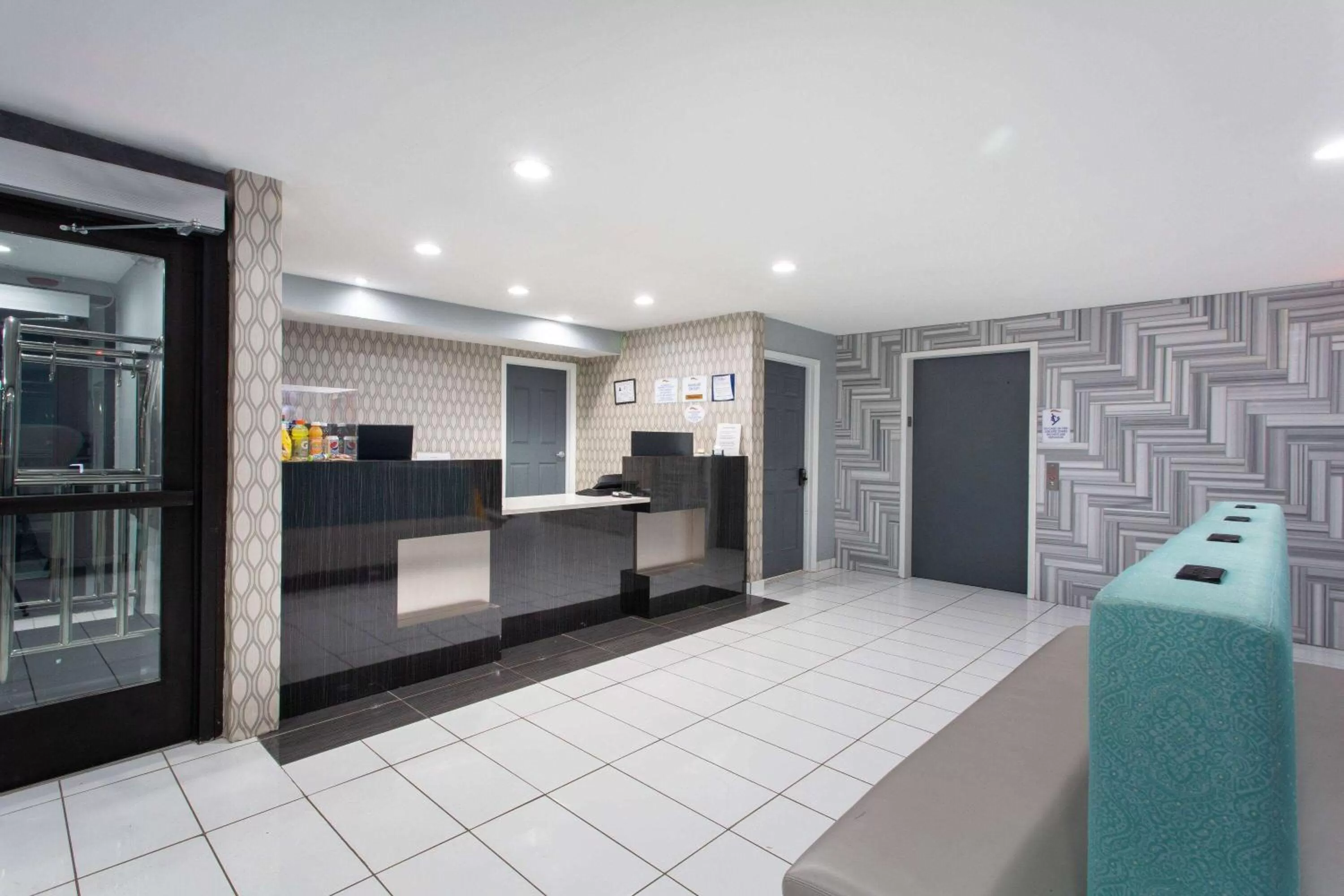 Lobby or reception in University Inn & Suites