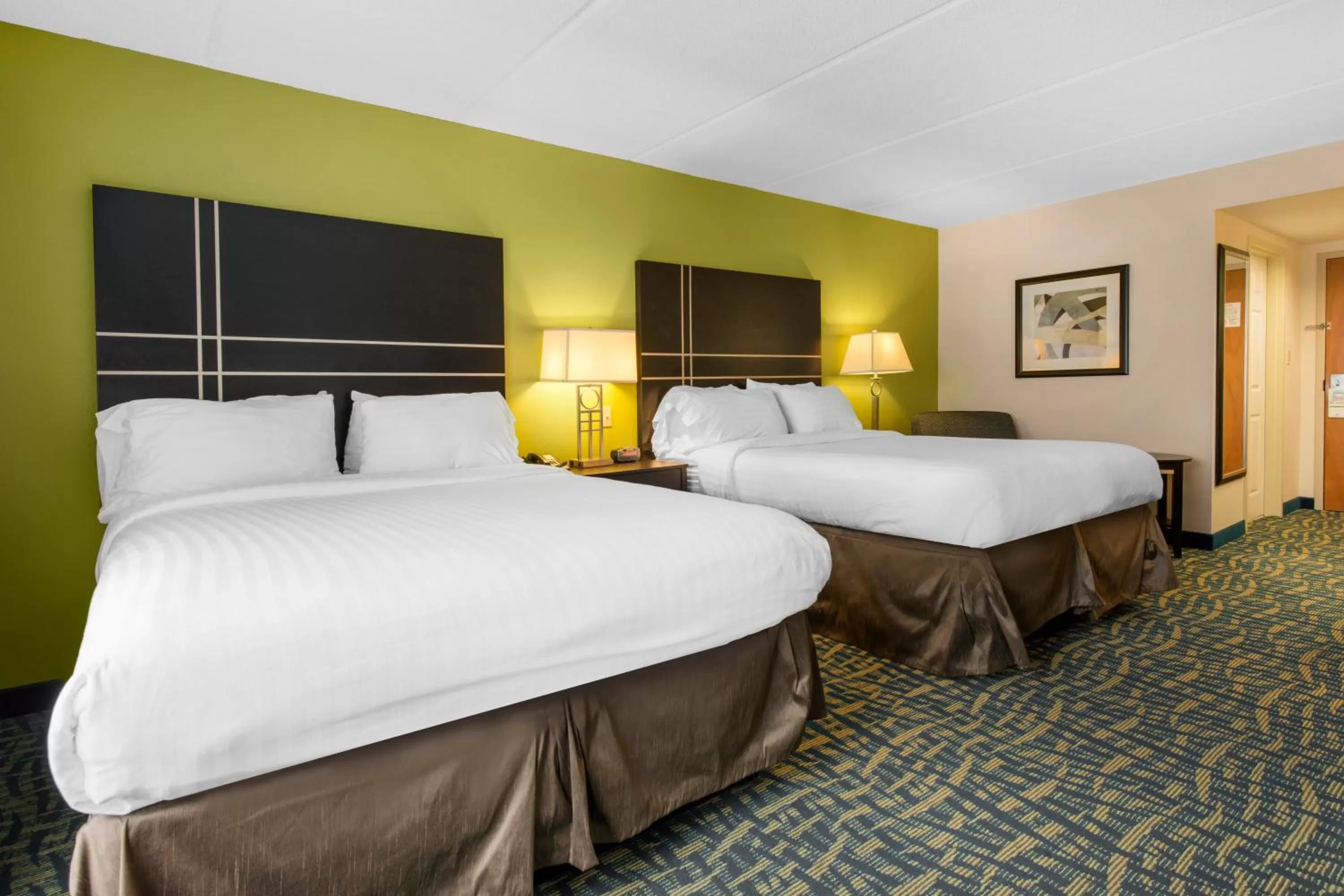 Photo of the whole room, Bed in Holiday Inn Savannah South - I-95 Gateway by IHG