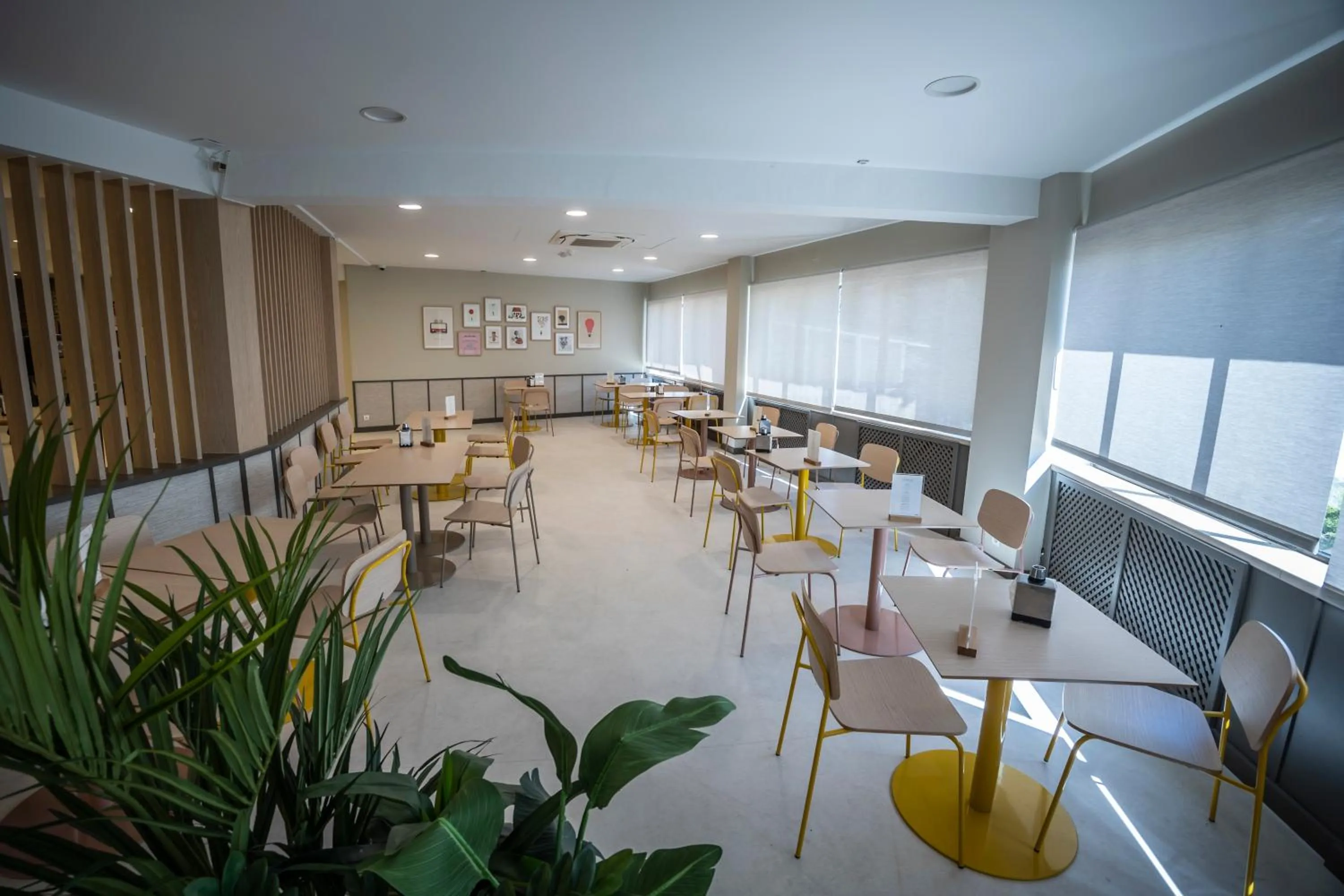 Restaurant/places to eat in Hotel Restaurante Cadosa