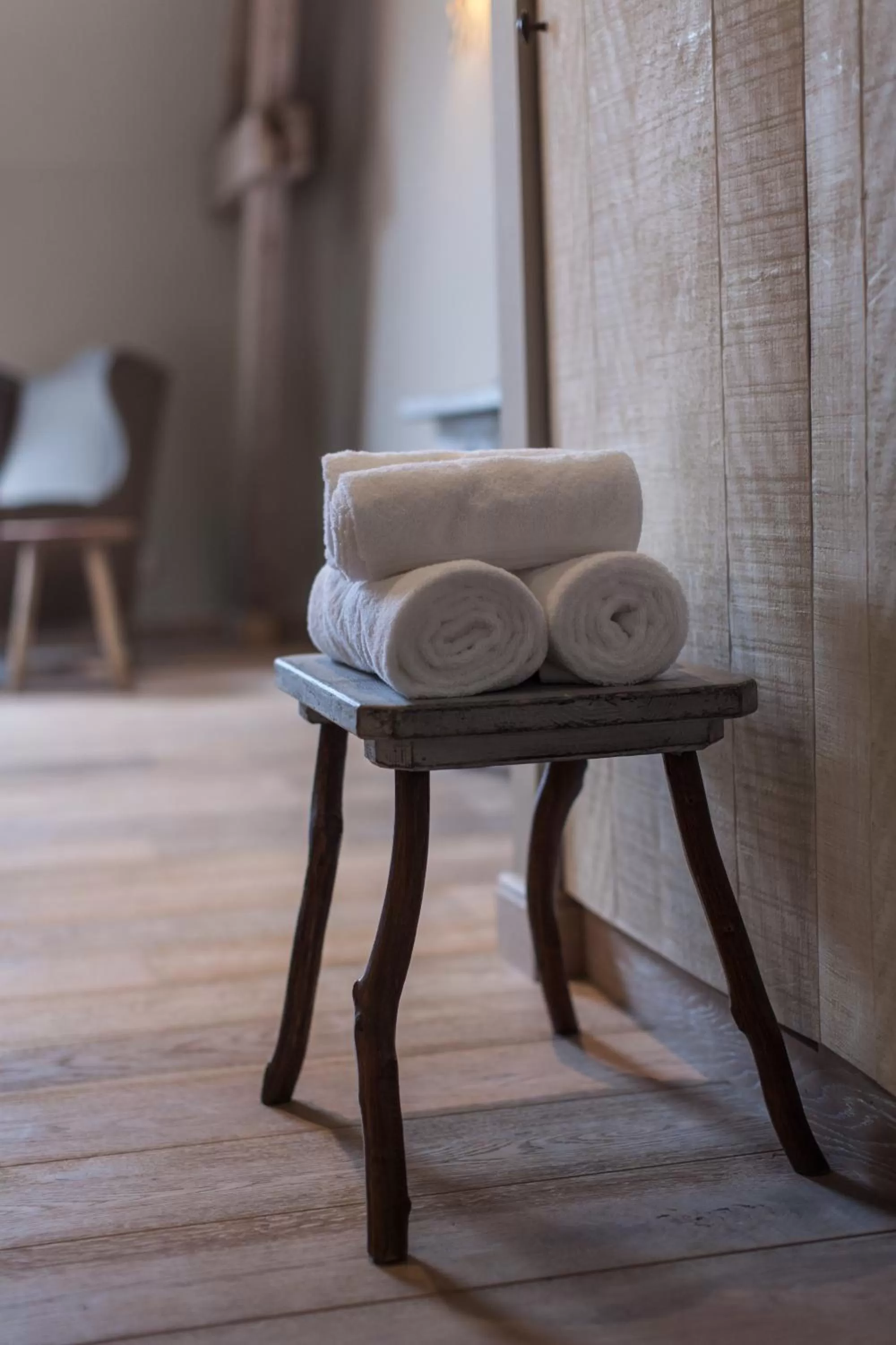 Decorative detail in B&B Louis1924