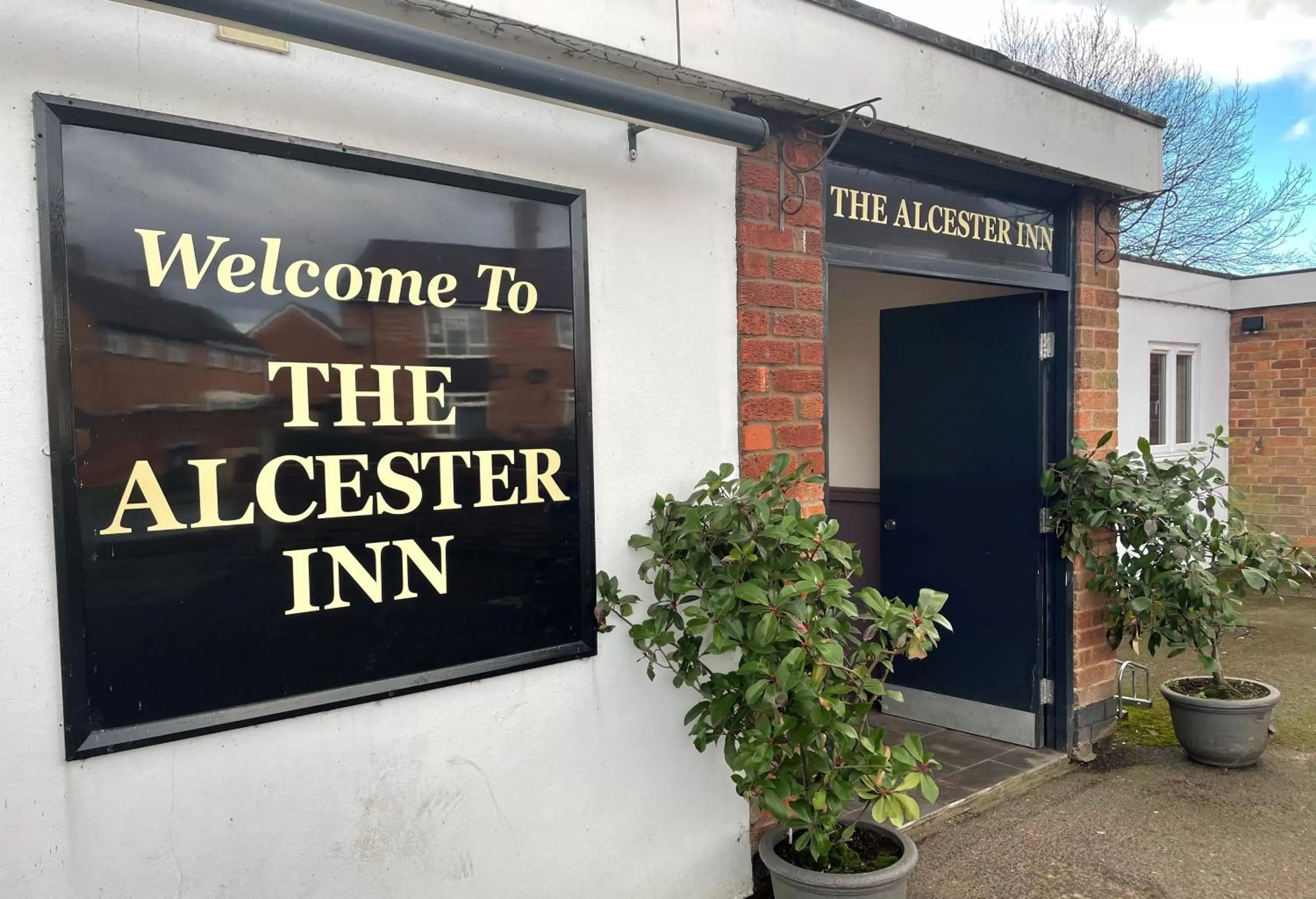Property building in Alcester Inn