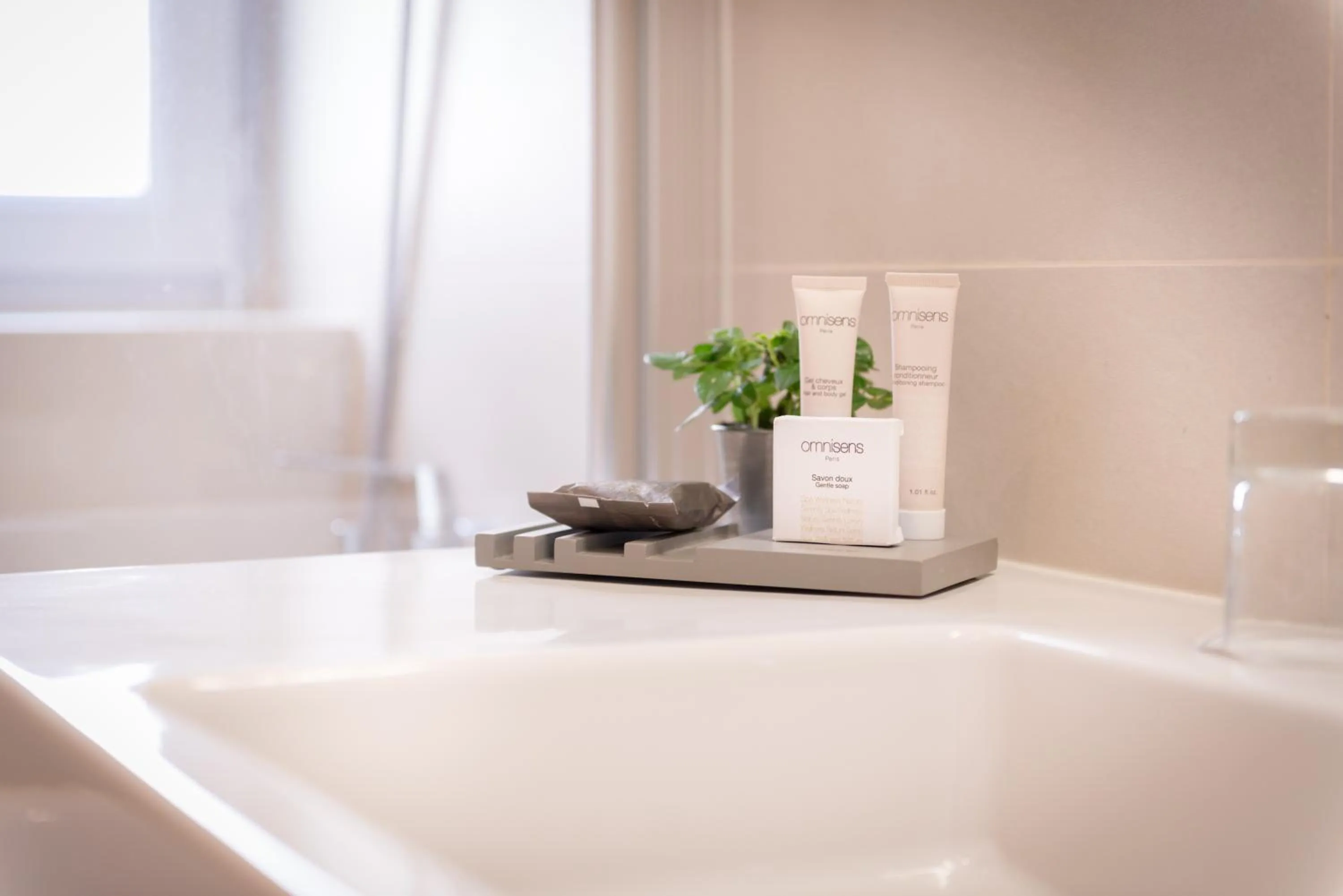 Bathroom in Hotel Monceau Wagram