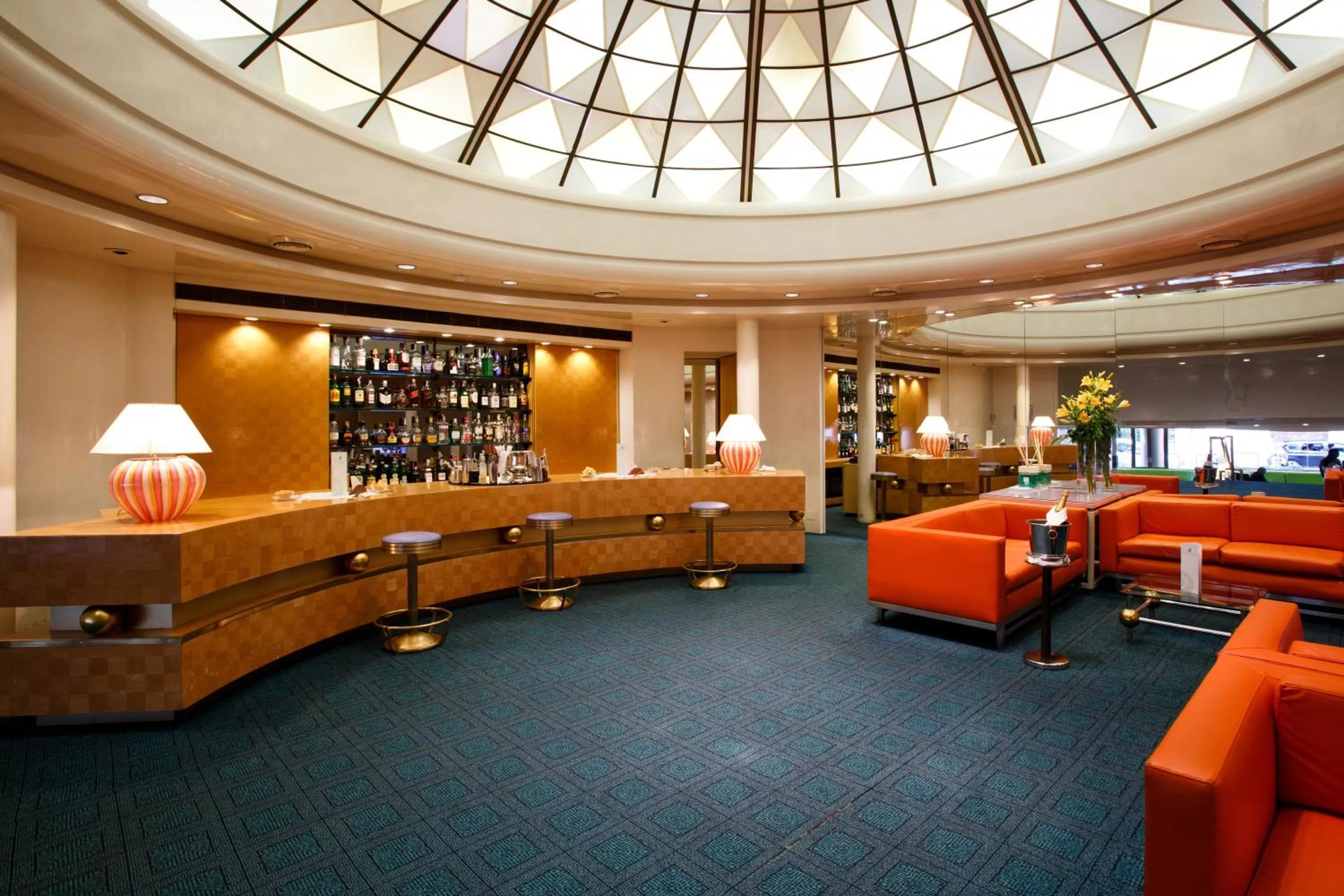 Lounge or bar in Albani Hotel Roma