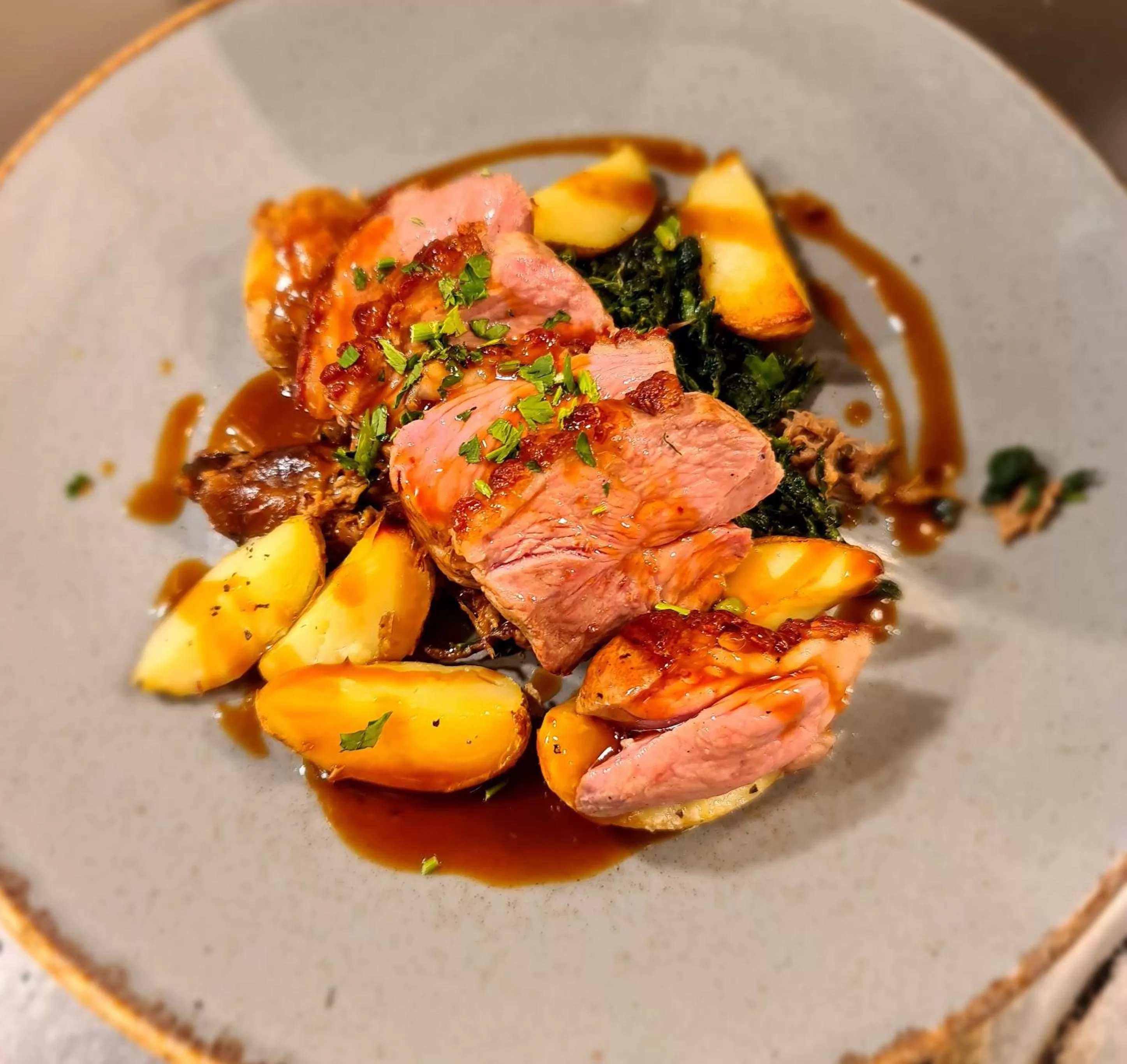 Restaurant/places to eat in The Lamb and Flag Inn