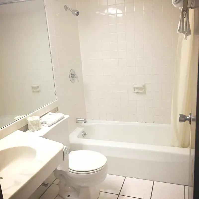 Double Room with Two Double Beds - Smoking in Travelers Inn Elizabethton Double Room with Two Double Beds - Smoking in Travelers Inn Elizabethton