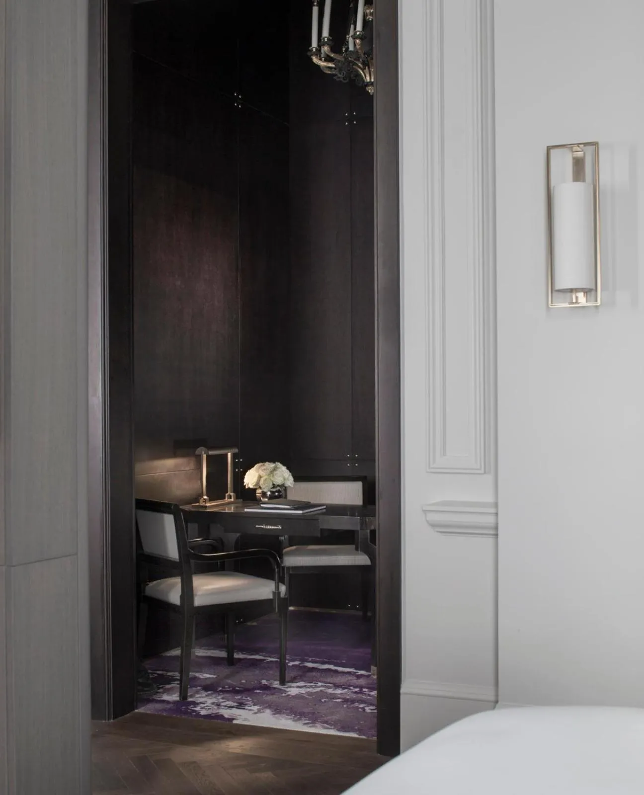 Area and facilities, Bed in Four Seasons Hotel London at Tower Bridge