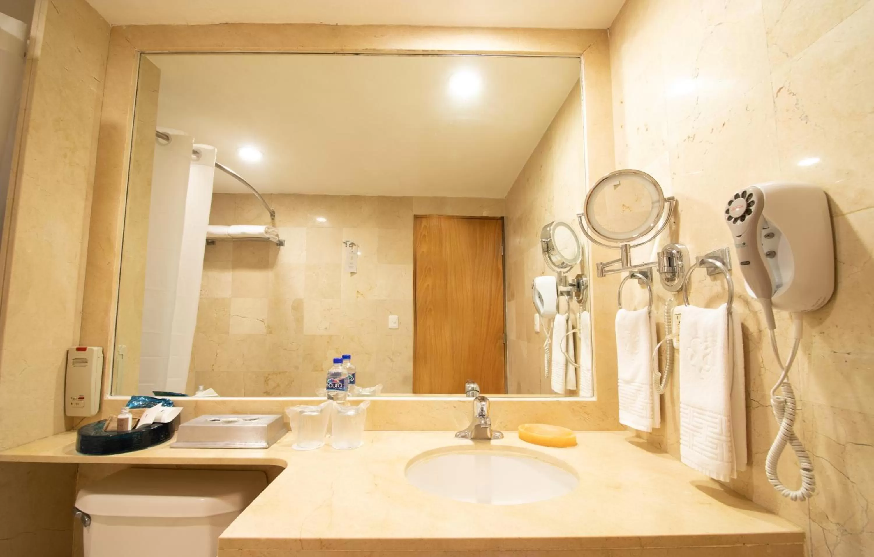 Bathroom in Emporio Acapulco