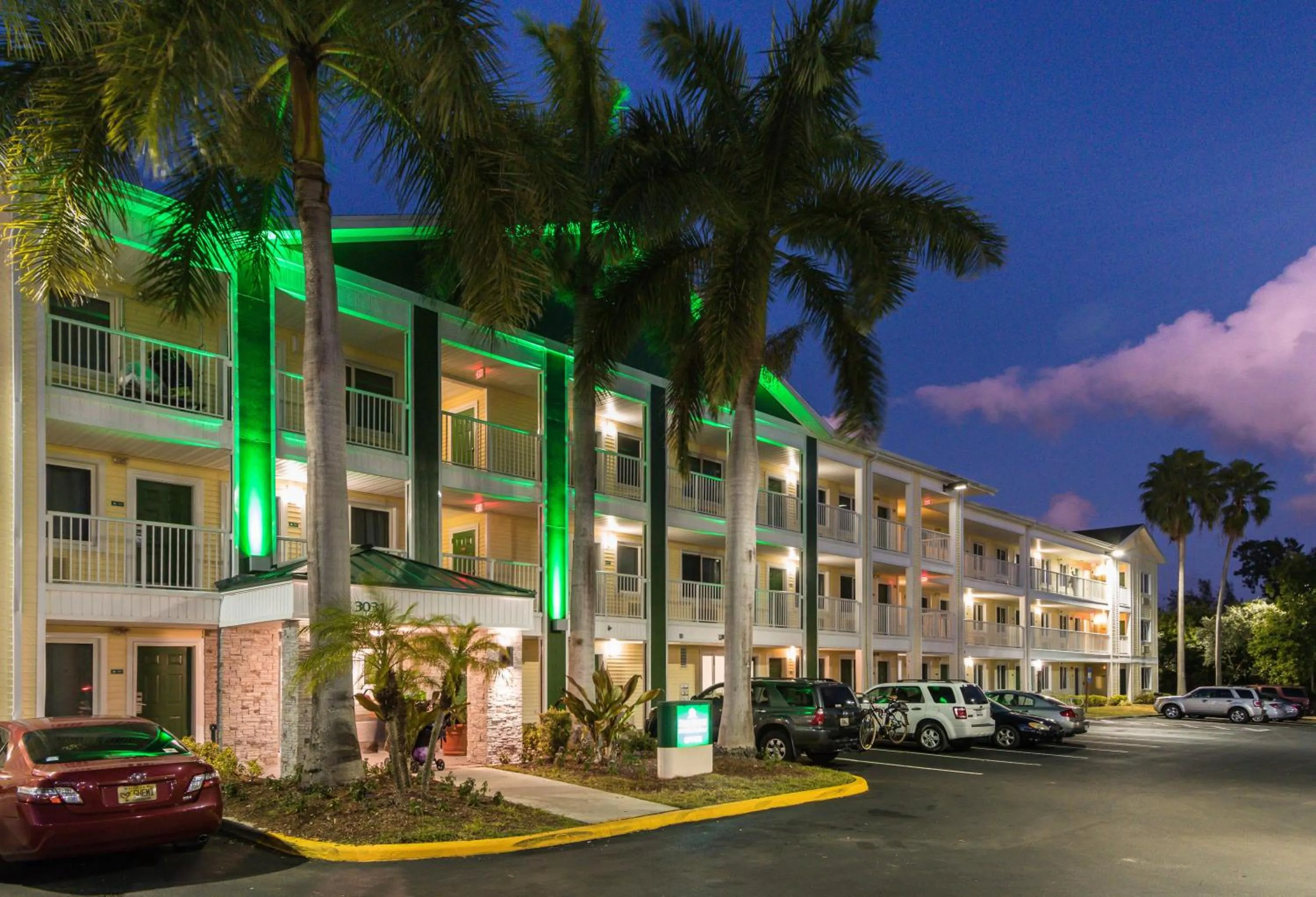 Property building in HomeTowne Studios by Red Roof Fort Lauderdale