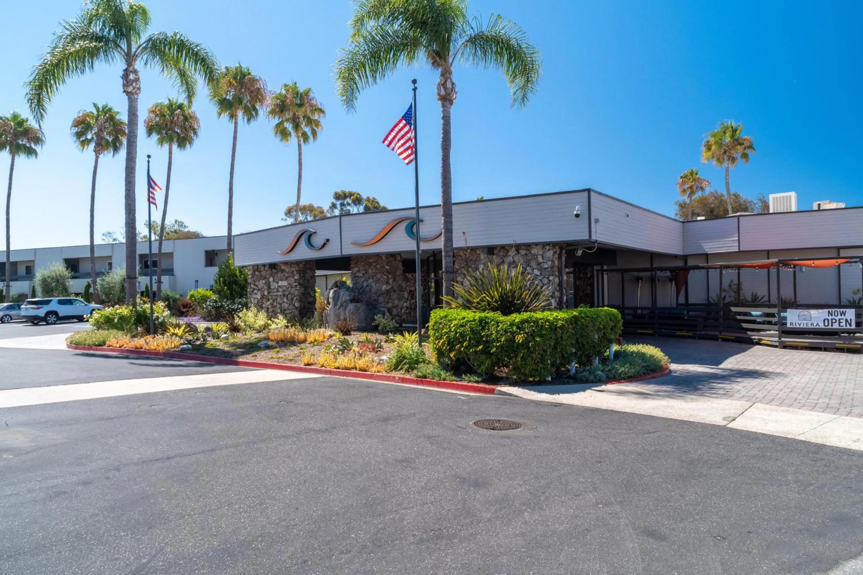 Property building in San Clemente Inn