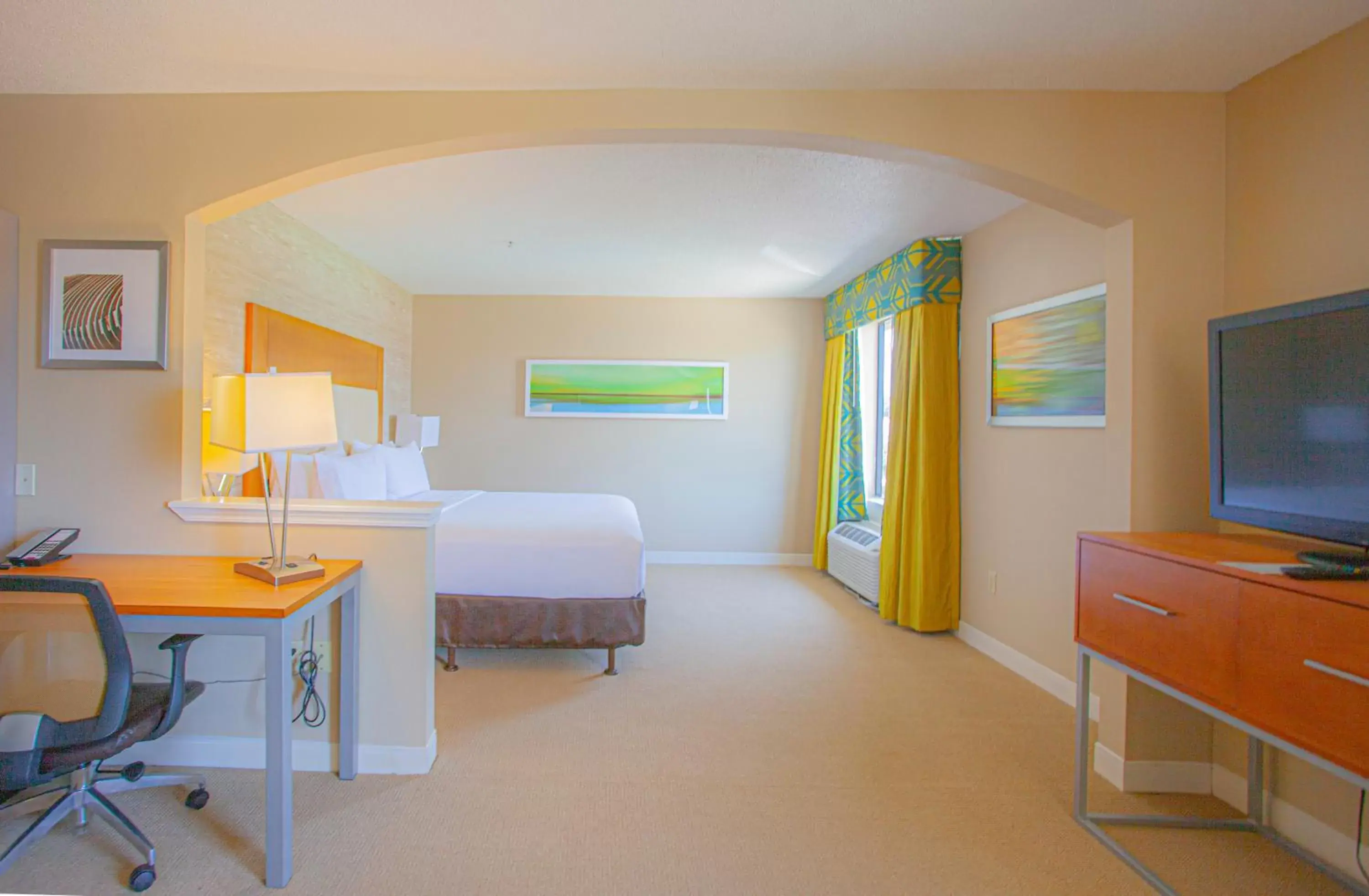 Suite - Mobility Access/Hearing Accessible in Holiday Inn & Suites Spring - The Woodlands Suite - Mobility Access/Hearing Accessible in Holiday Inn & Suites Spring - The Woodlands