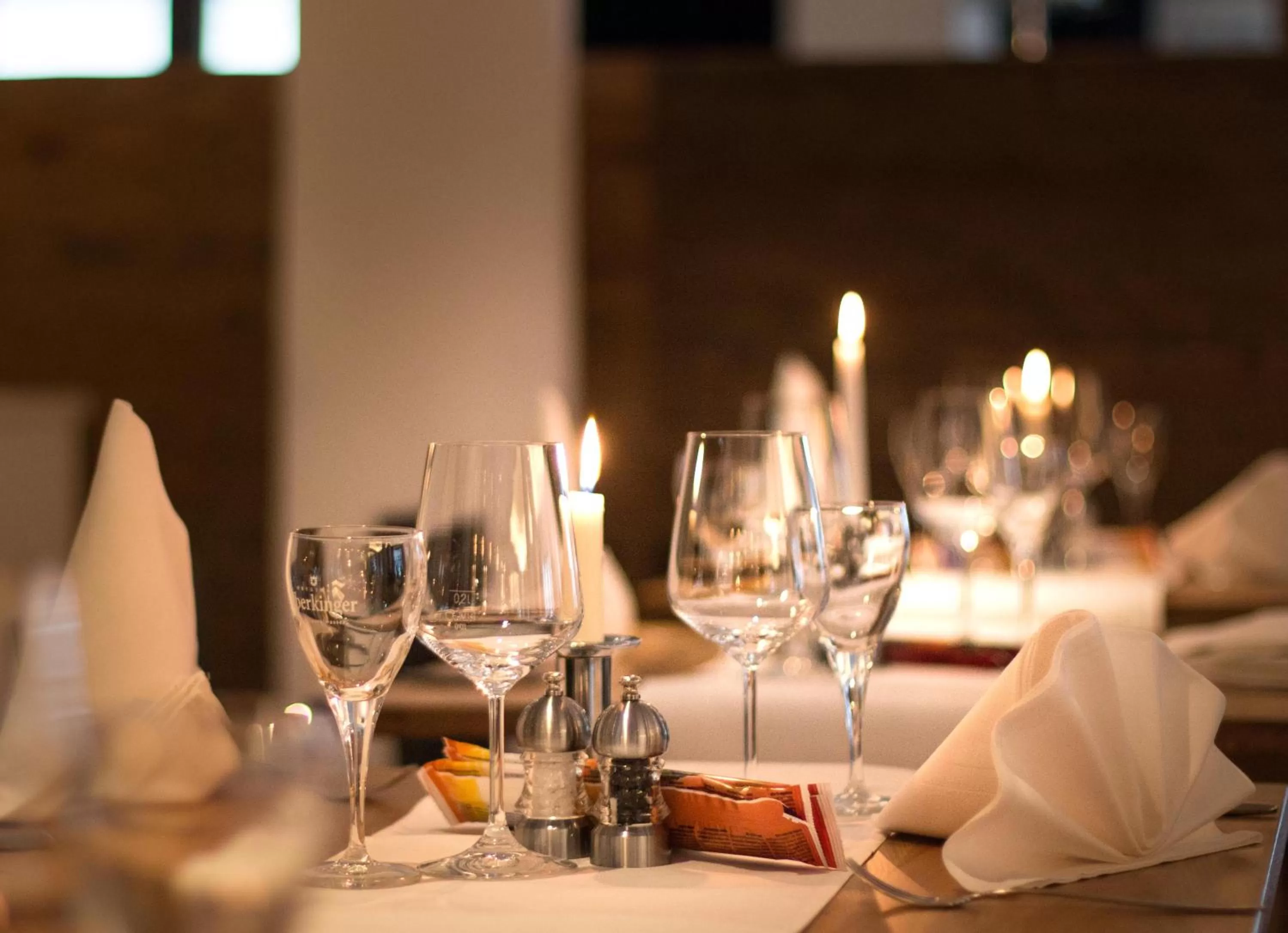 Restaurant/places to eat in Bayer 89 Vi Vadi Hotel