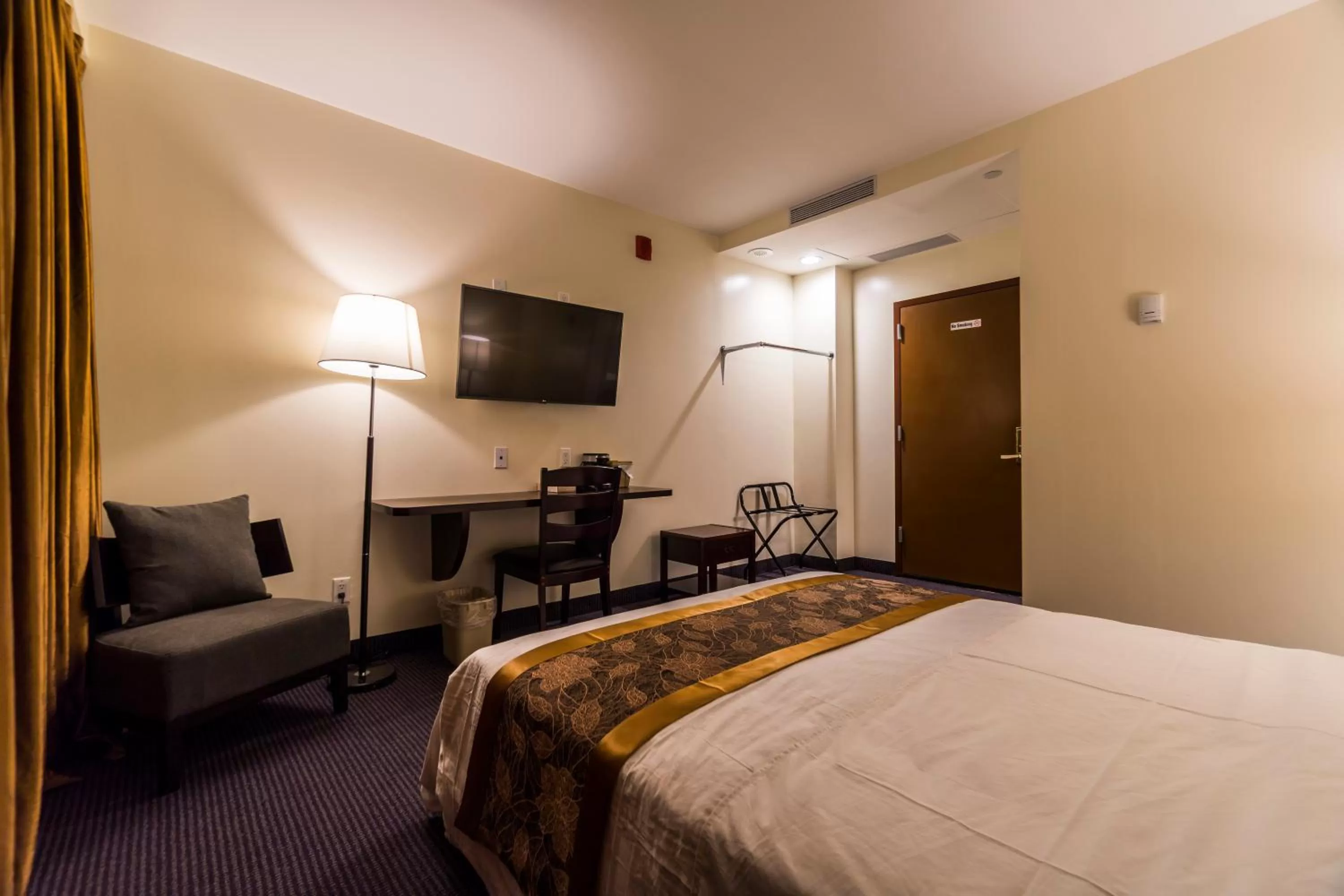 TV and multimedia, Bed in John Hotel