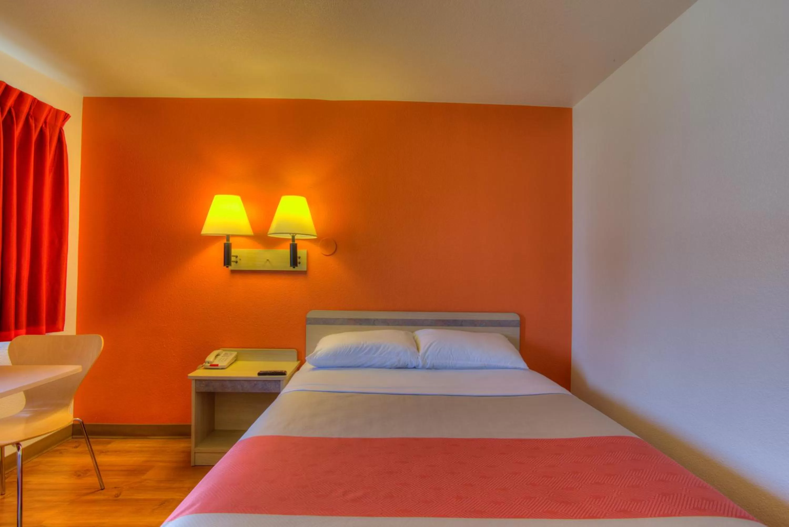 Bed in Motel 6-Troutdale, OR - Portland East