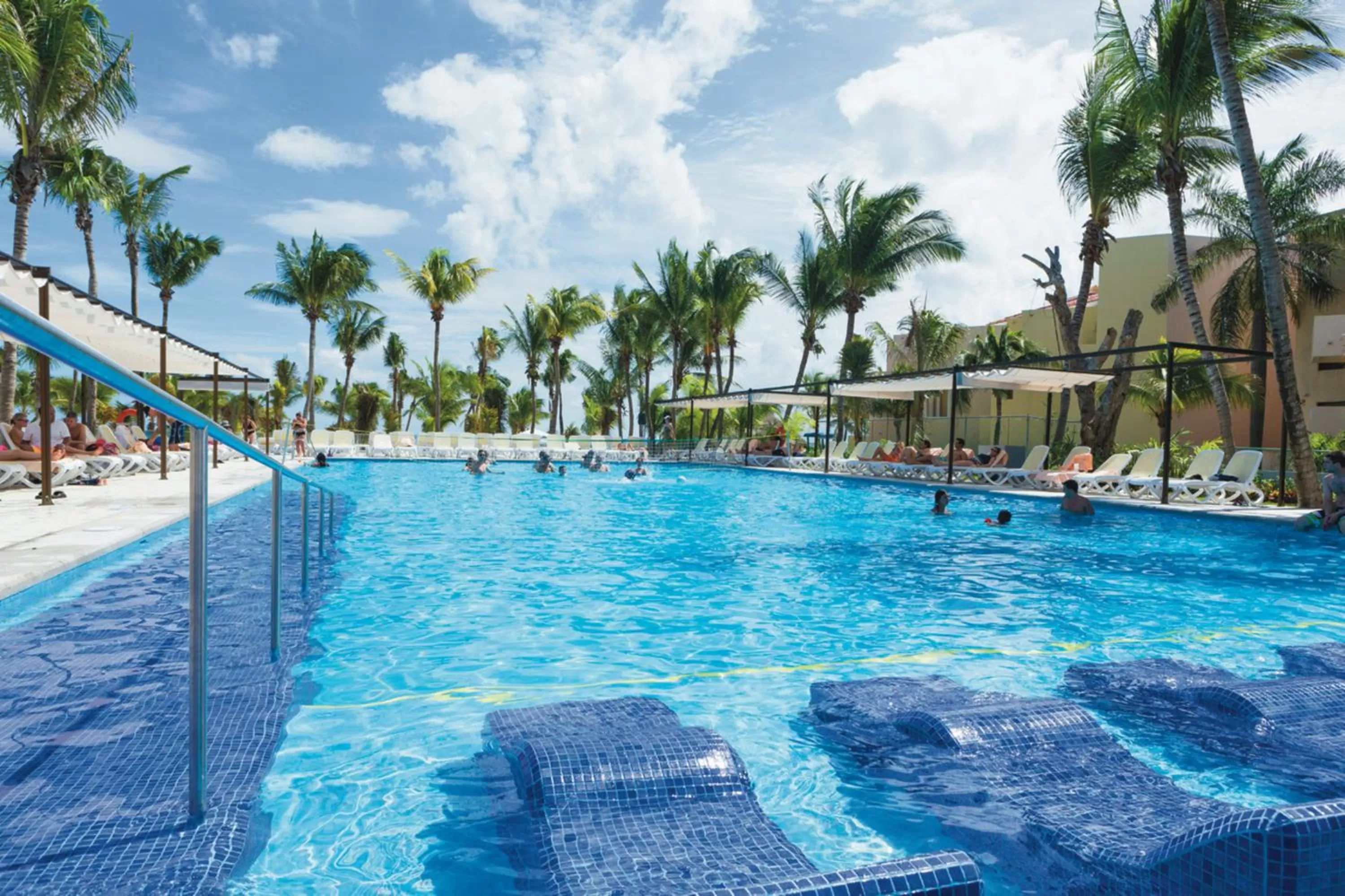 Swimming pool in Riu Playacar - All Inclusive