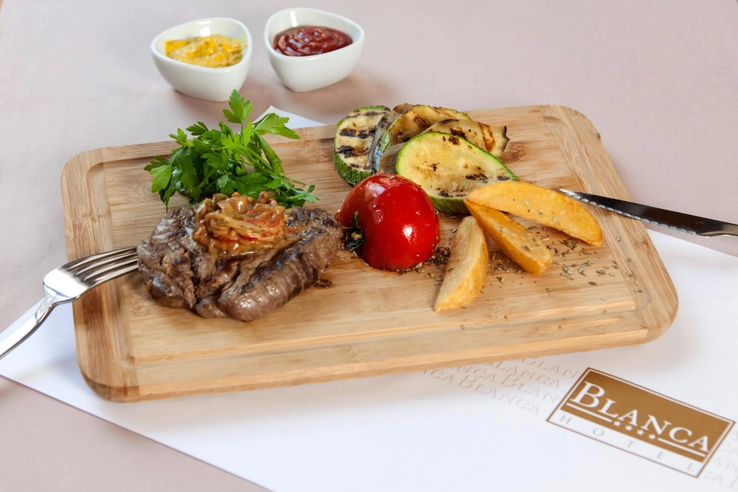 Restaurant/places to eat in Blanca Hotel