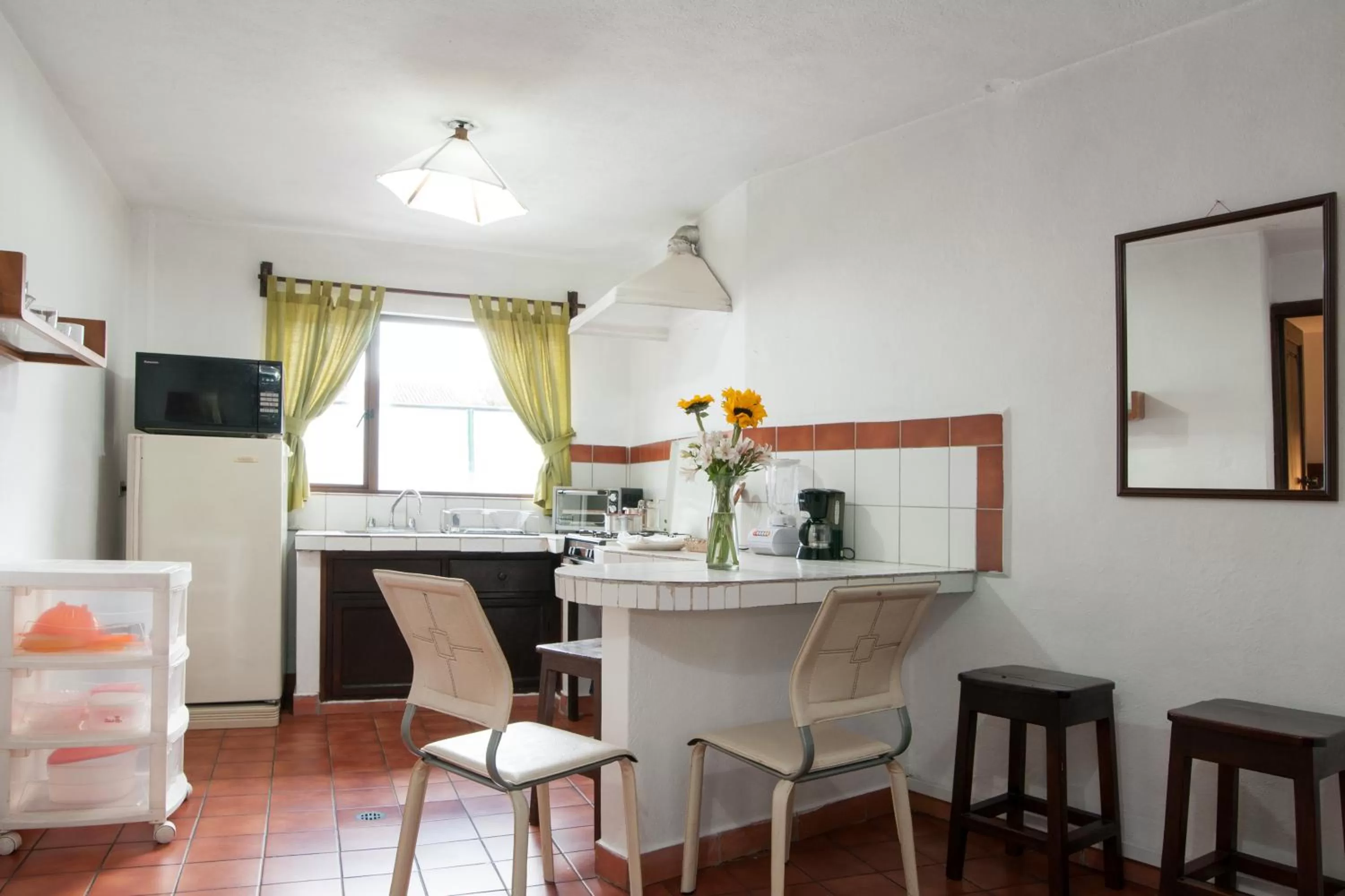 Kitchen or kitchenette, Kitchen/Kitchenette in Apartamentos Otorongo Cuenca Ecuador