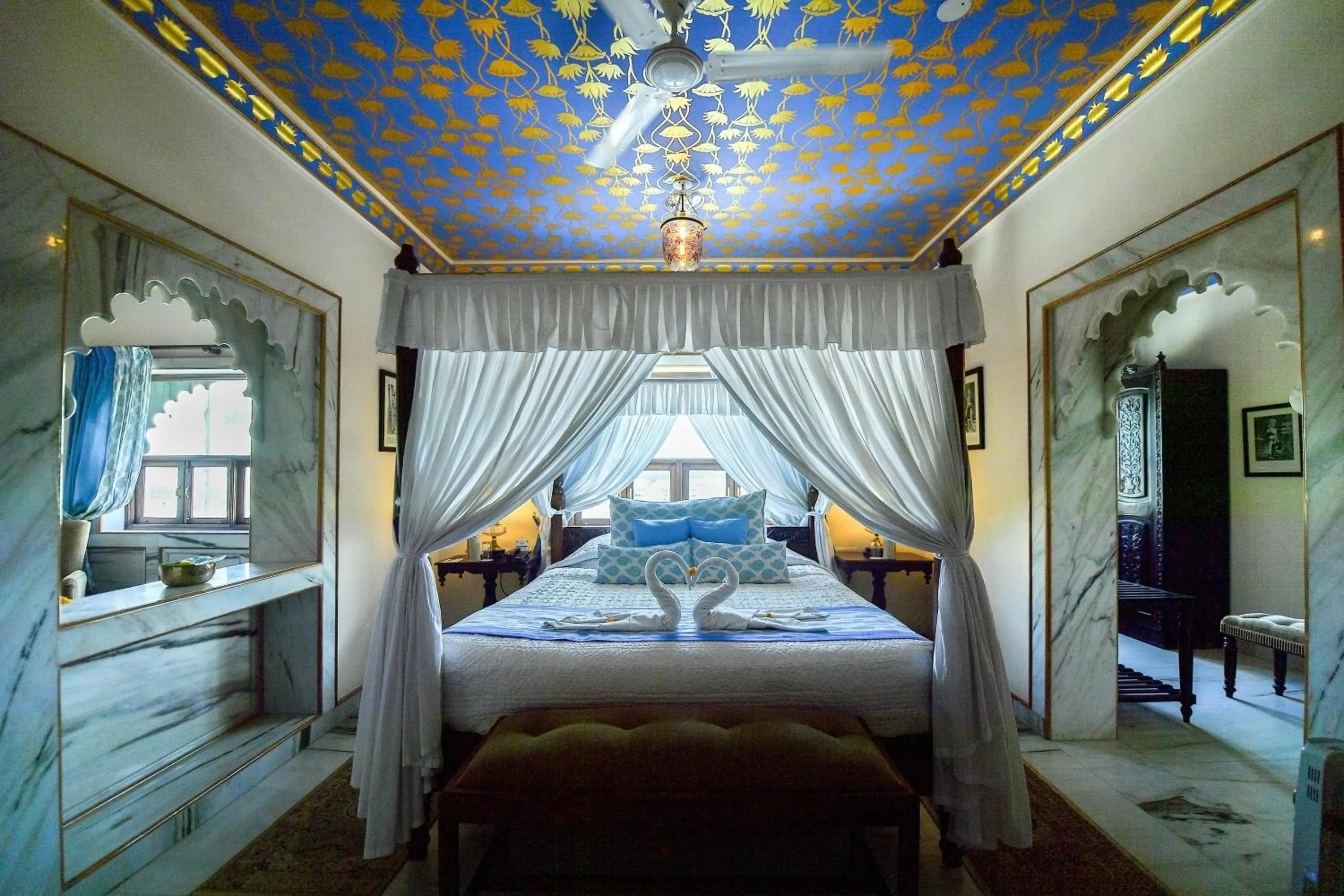 Bed in Hotel Udai Kothi