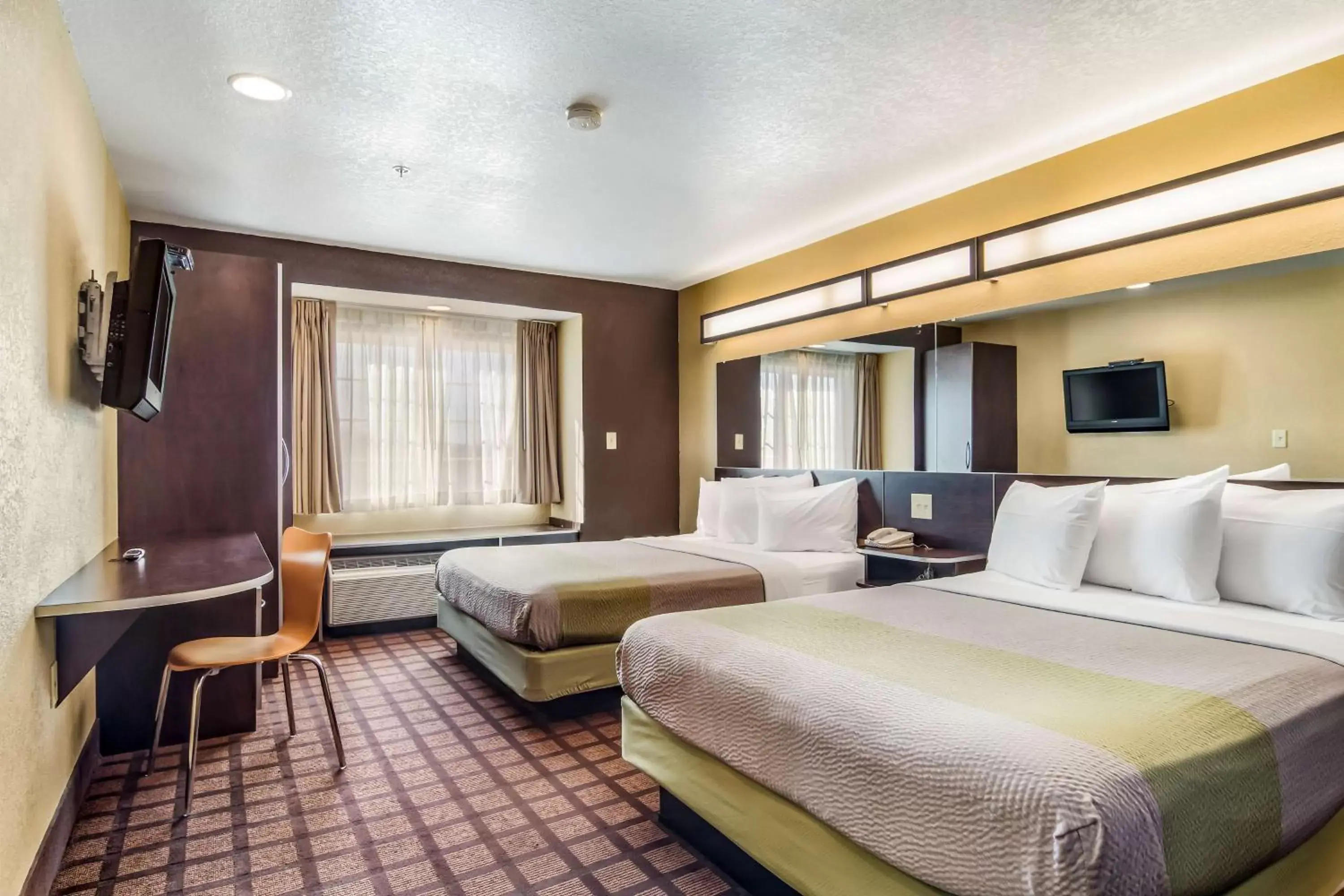 Deluxe Queen Room with Two Queen Beds - Non-Smoking in Motel 6-Canton, GA Deluxe Queen Room with Two Queen Beds - Non-Smoking in Motel 6-Canton, GA