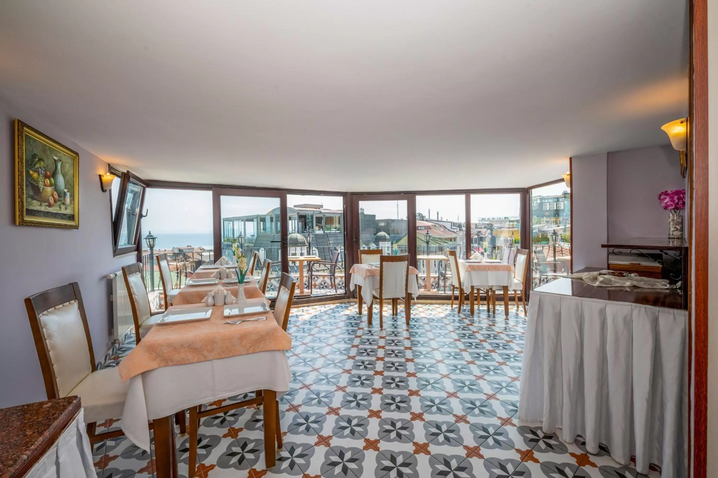 Patio in Osmanhan Hotel