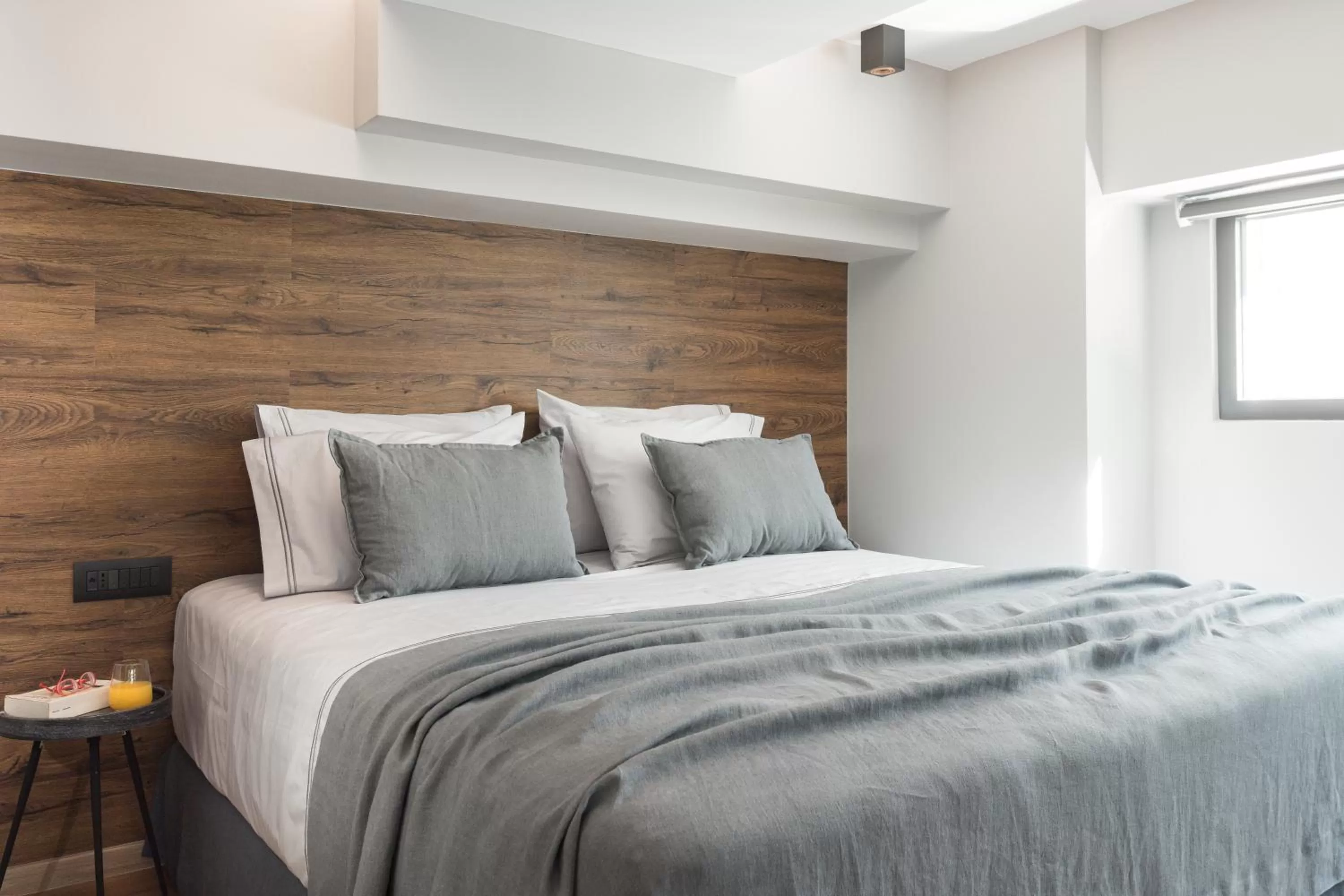 Bed in 11 Enteka Acropolis Suites