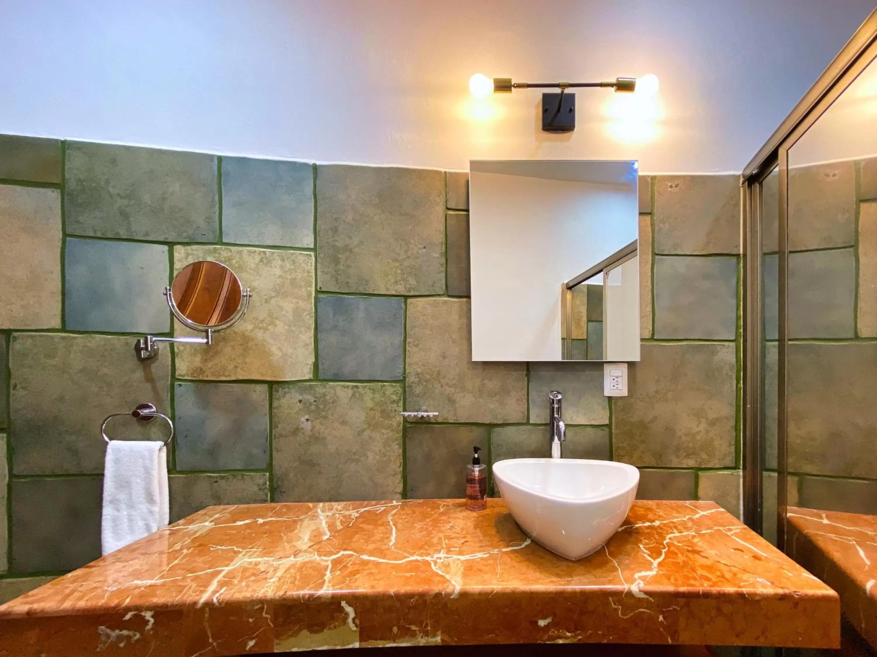 Bathroom in Humant Coliving - Cancún