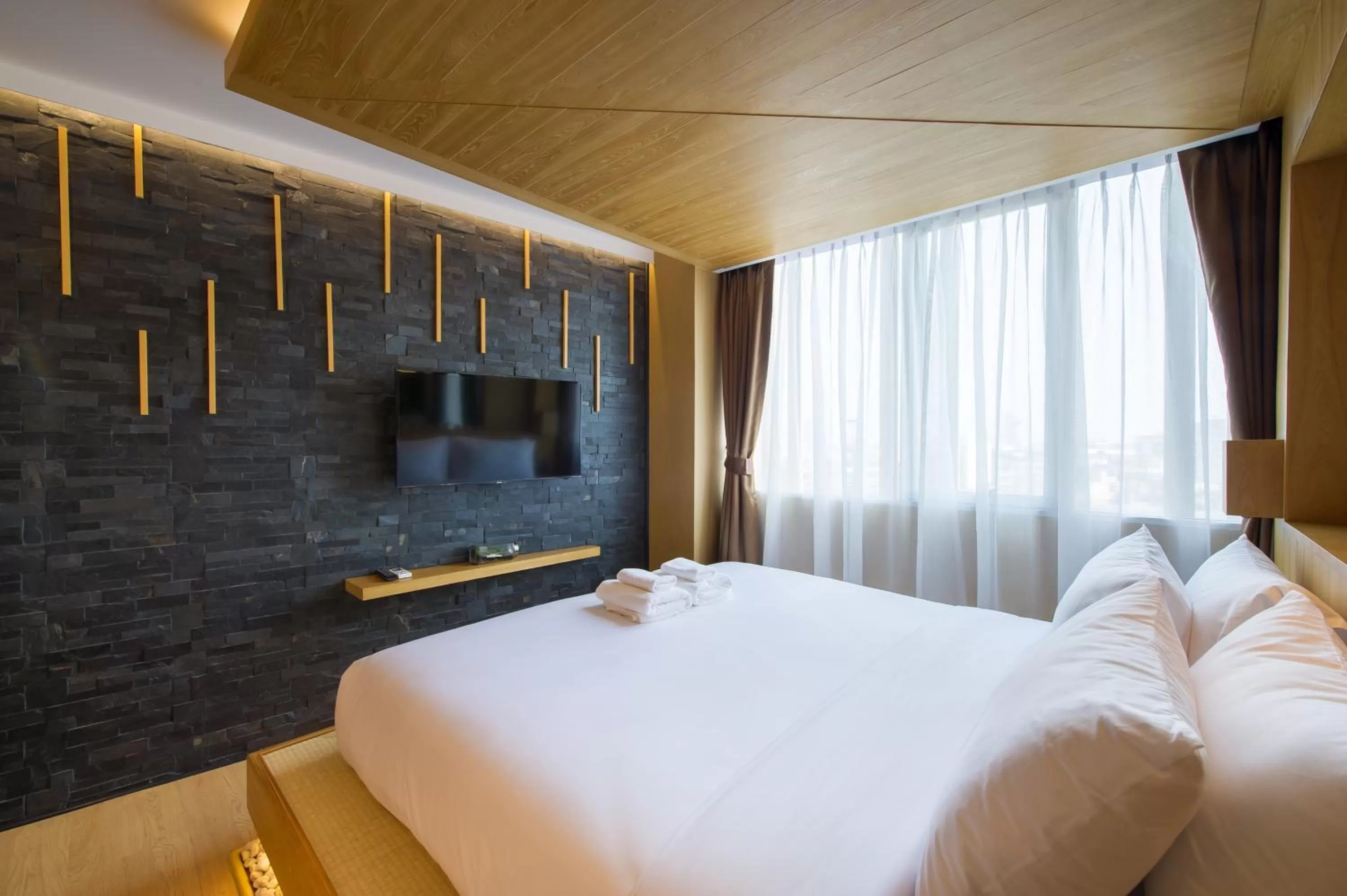 Bedroom, Bed in Zenniq