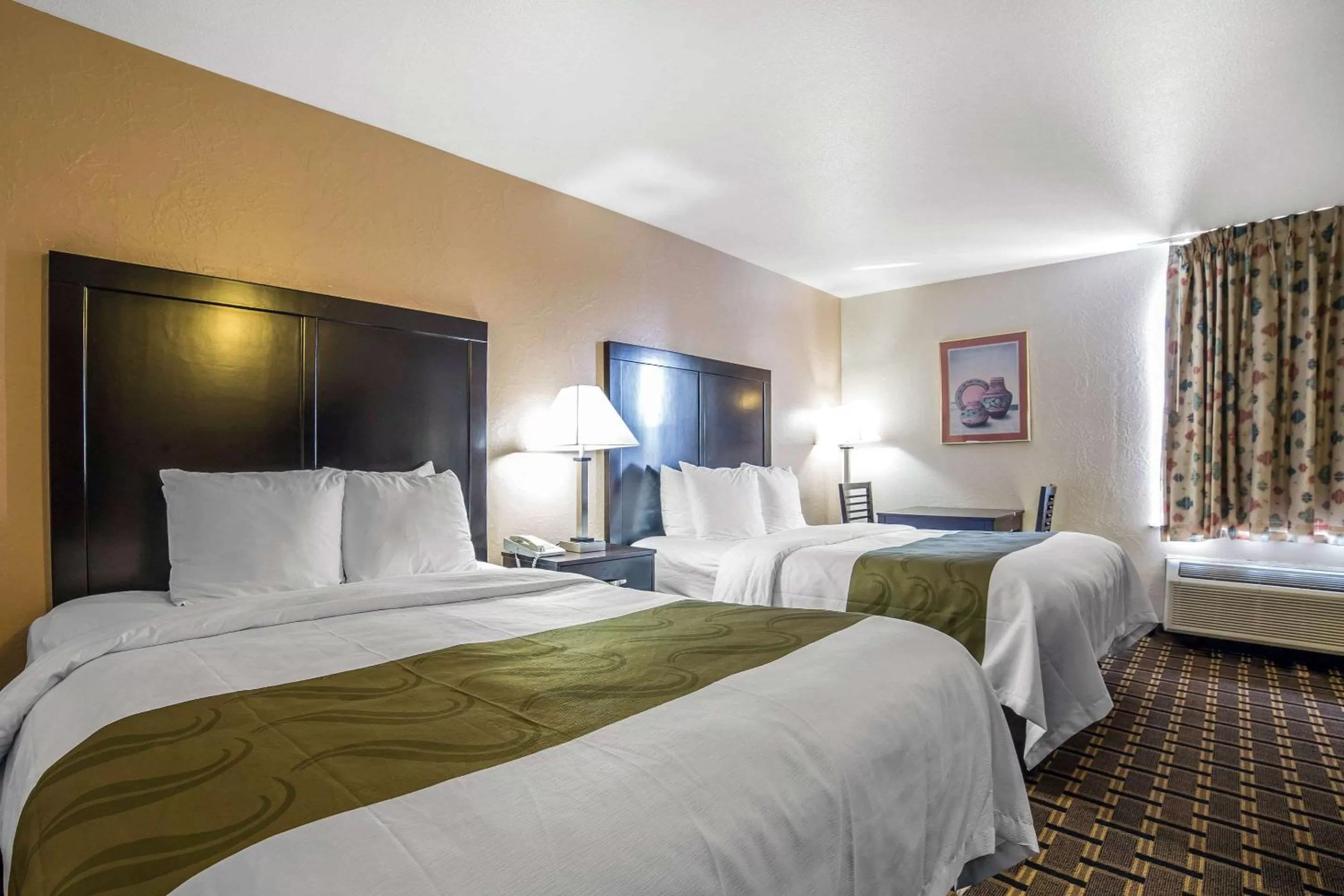 Photo of the whole room, Bed in Quality Inn Zion Park Area