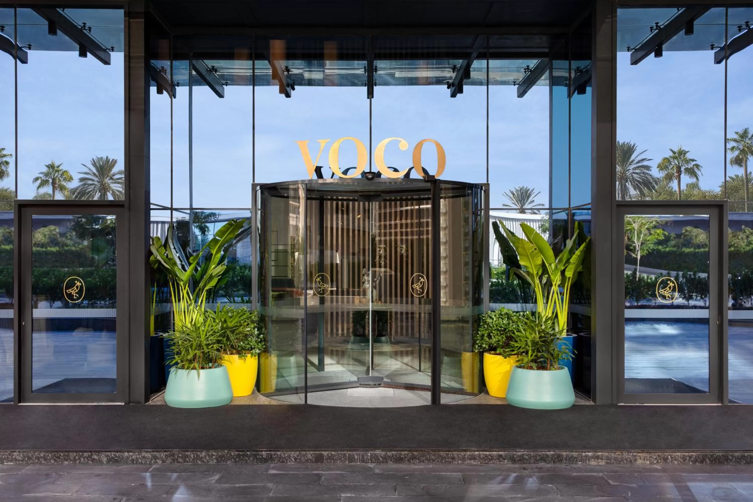 Facade/entrance in voco Dubai The Palm by IHG