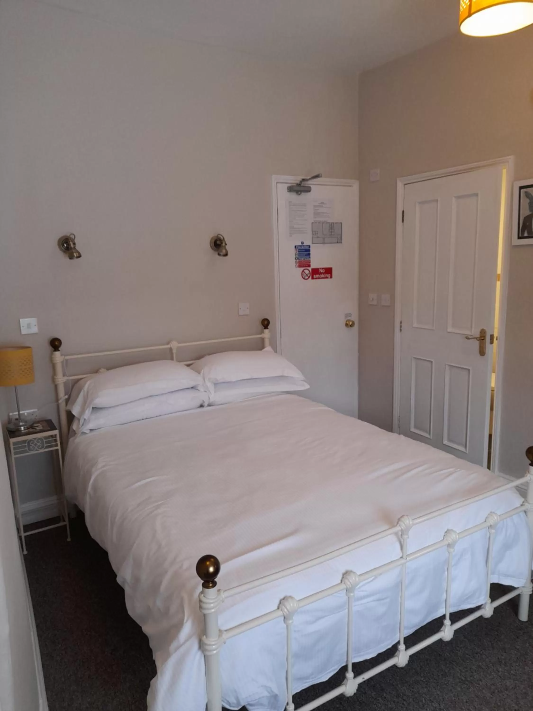 Bed in The Raven Inn