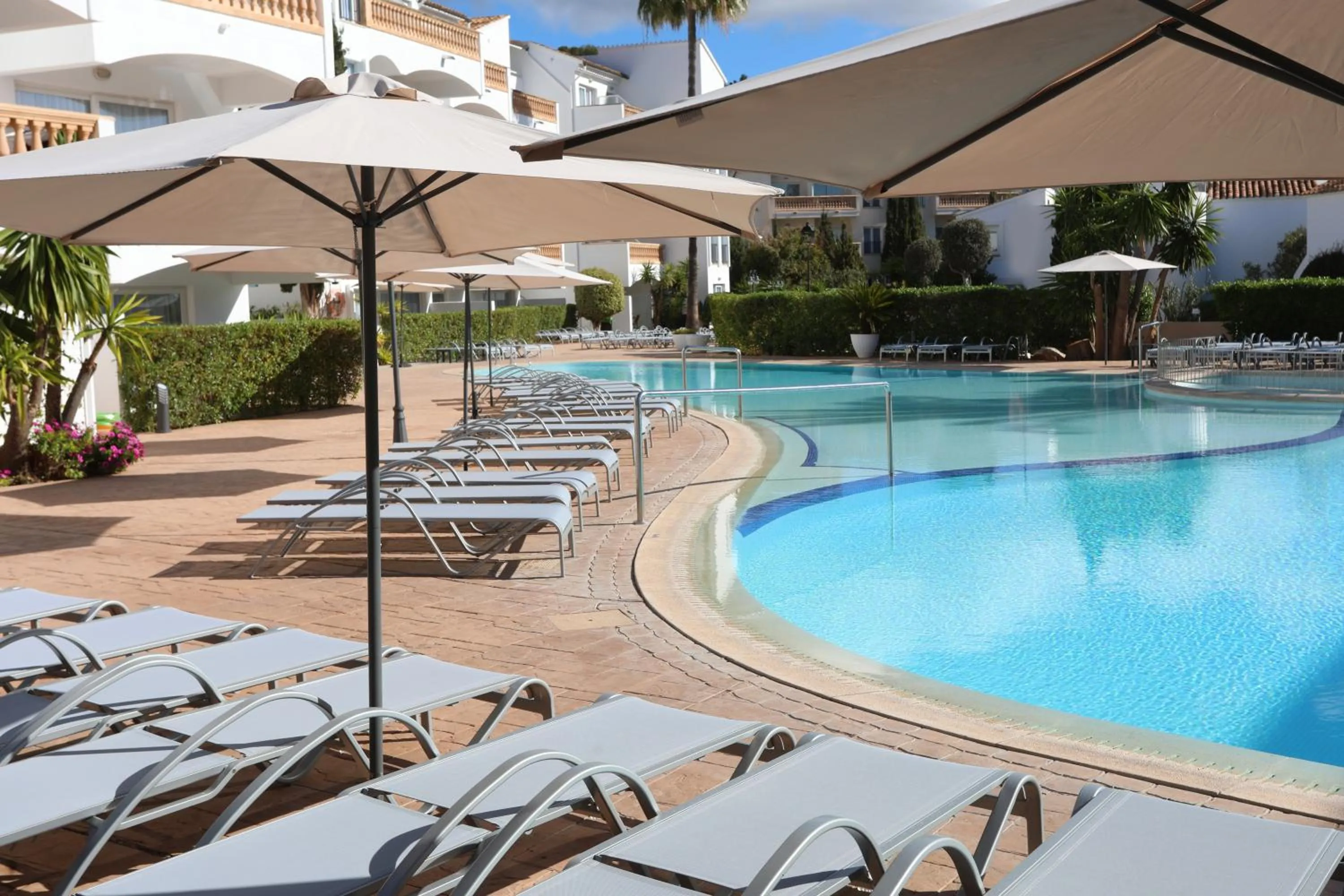 Pool view in Hotel La Pergola Mallorca