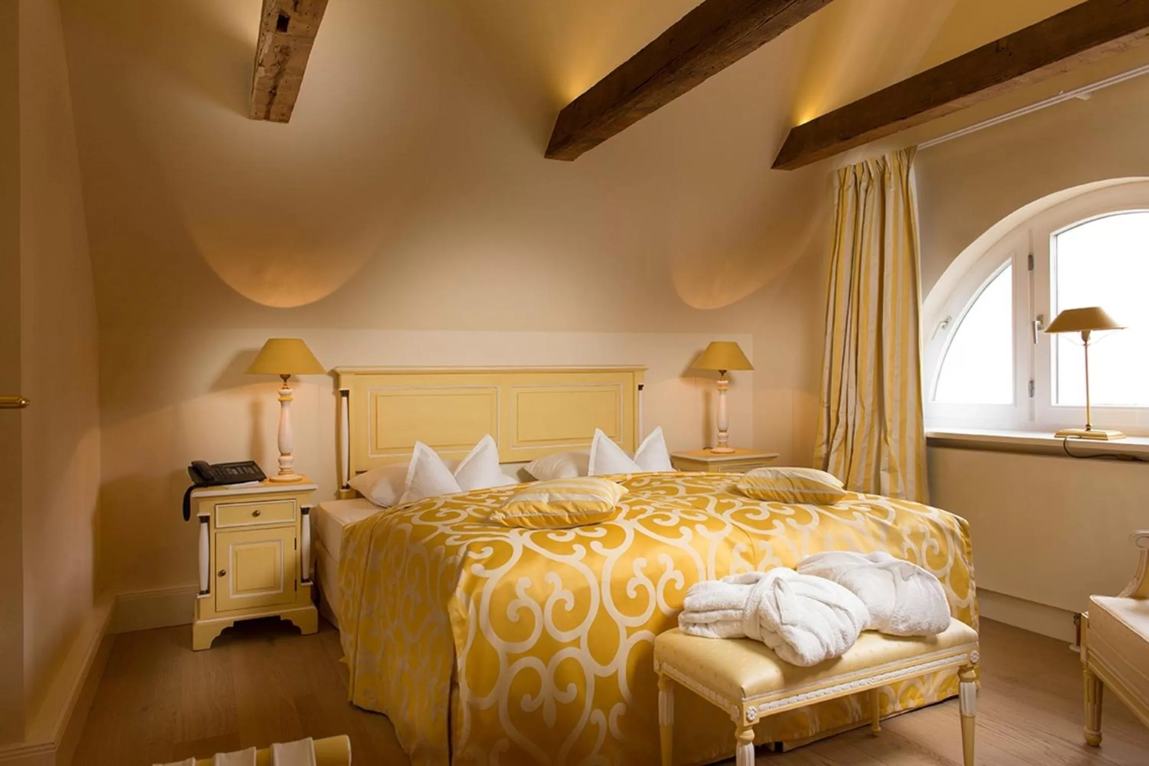 Photo of the whole room, Bed in Palais Esplanade Hamburg - Adults Only