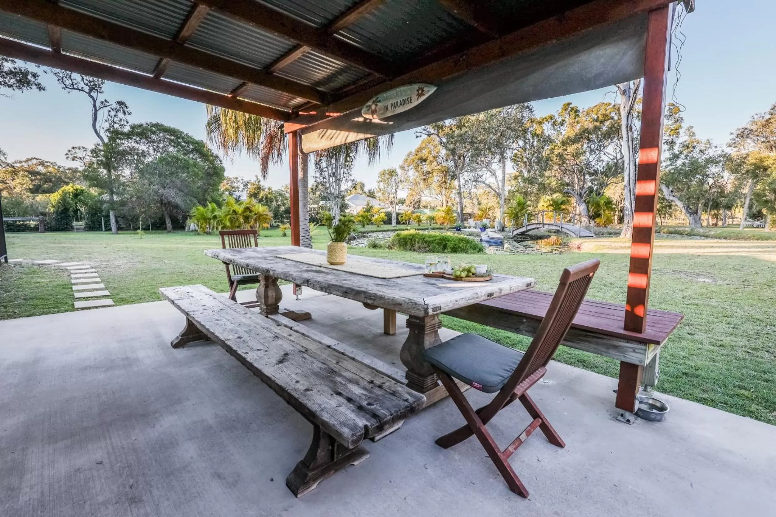 Dining area in Agnes Water Stays over18's