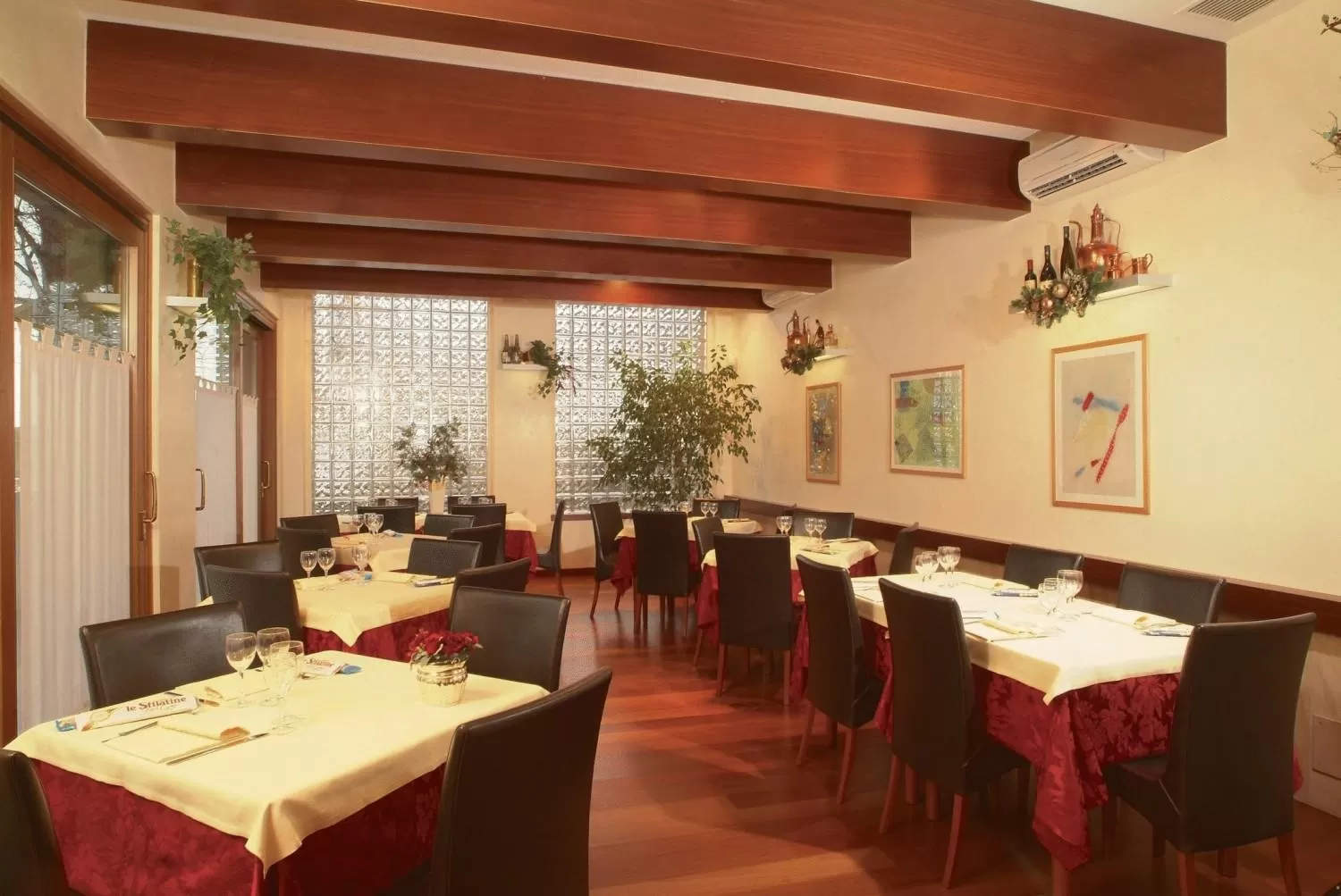 Restaurant/places to eat in Hotel Ristorante Costa