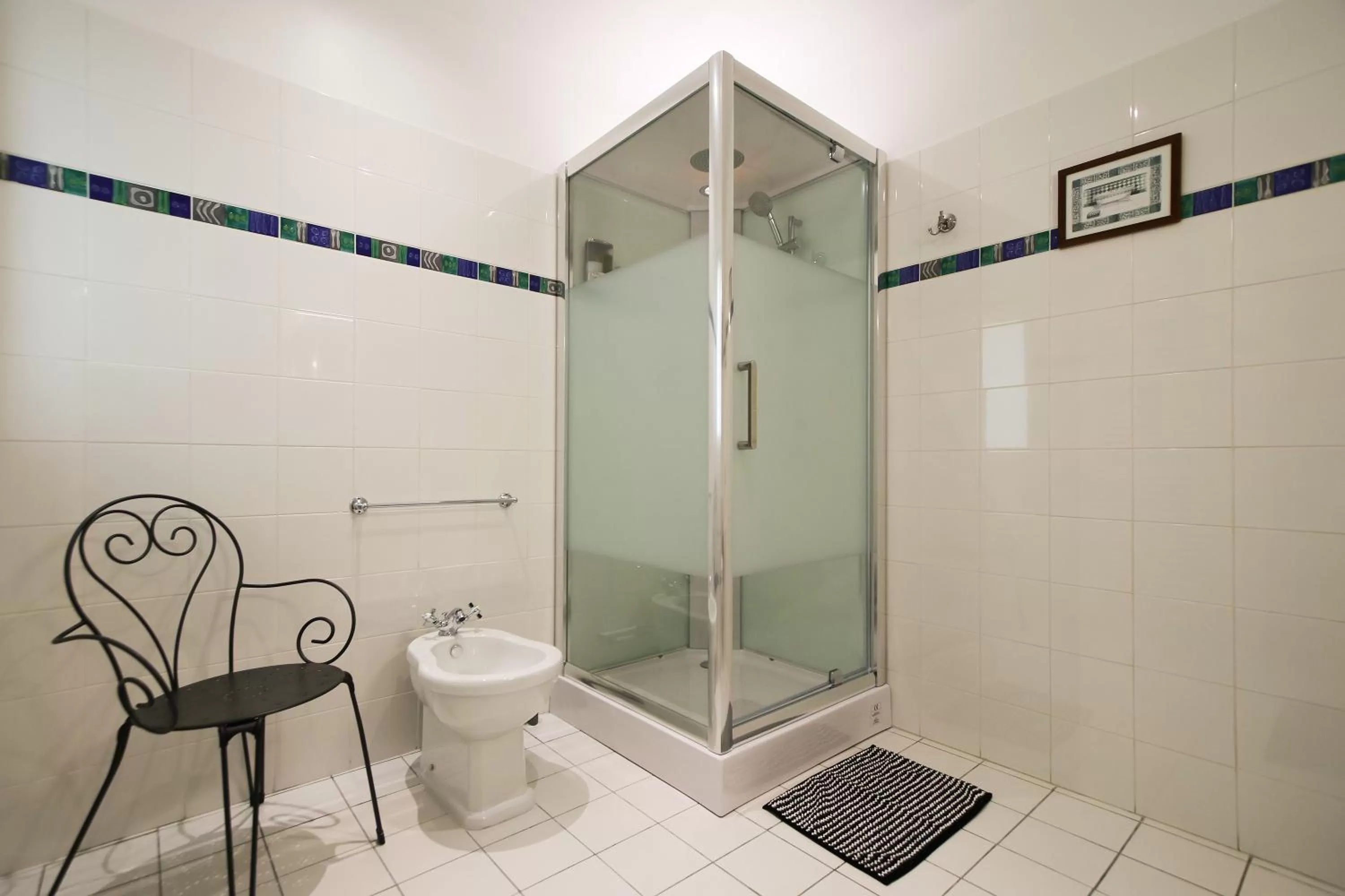 Shower in Chambre D'Hôtes le Phenix