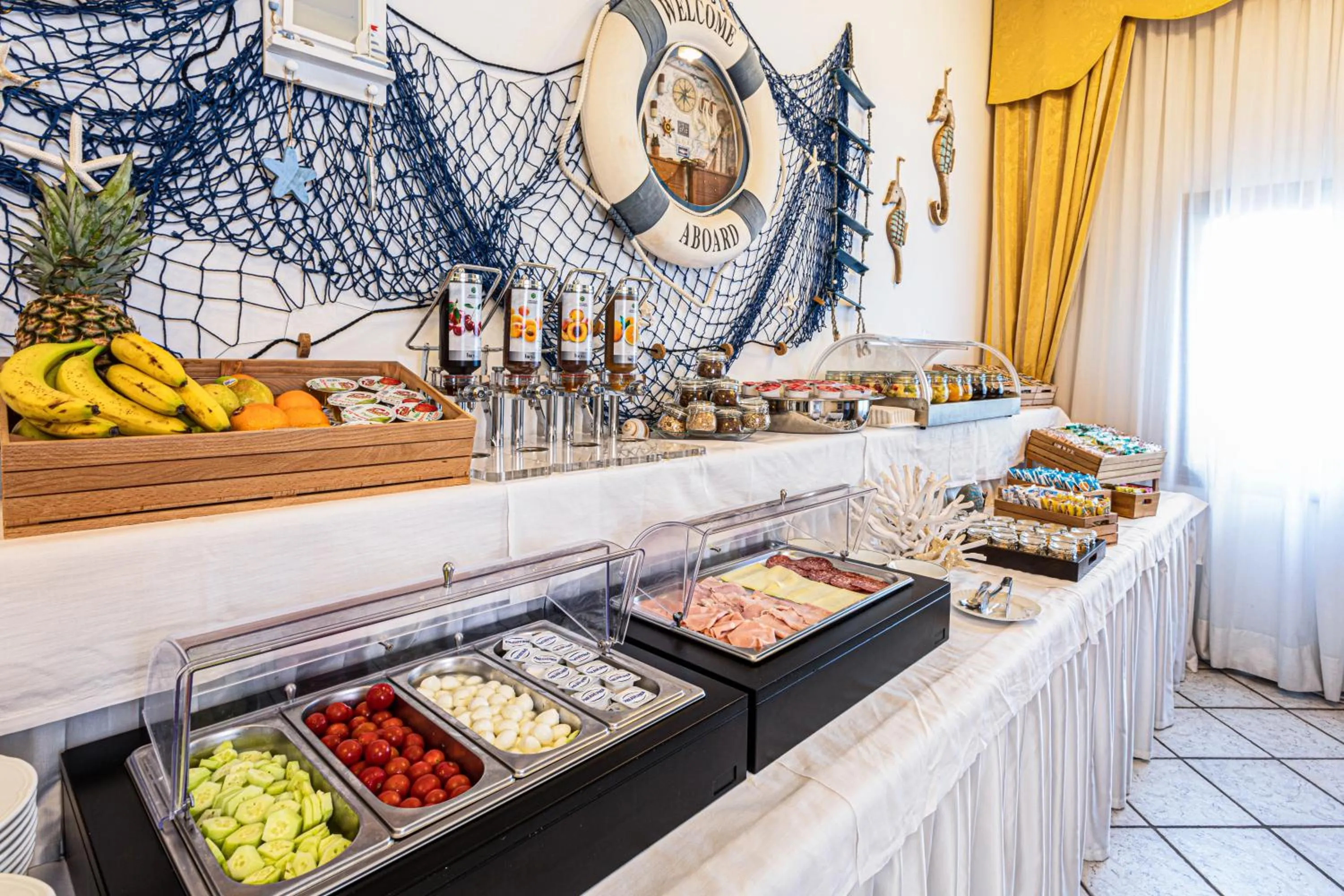 Breakfast in Hotel Diana