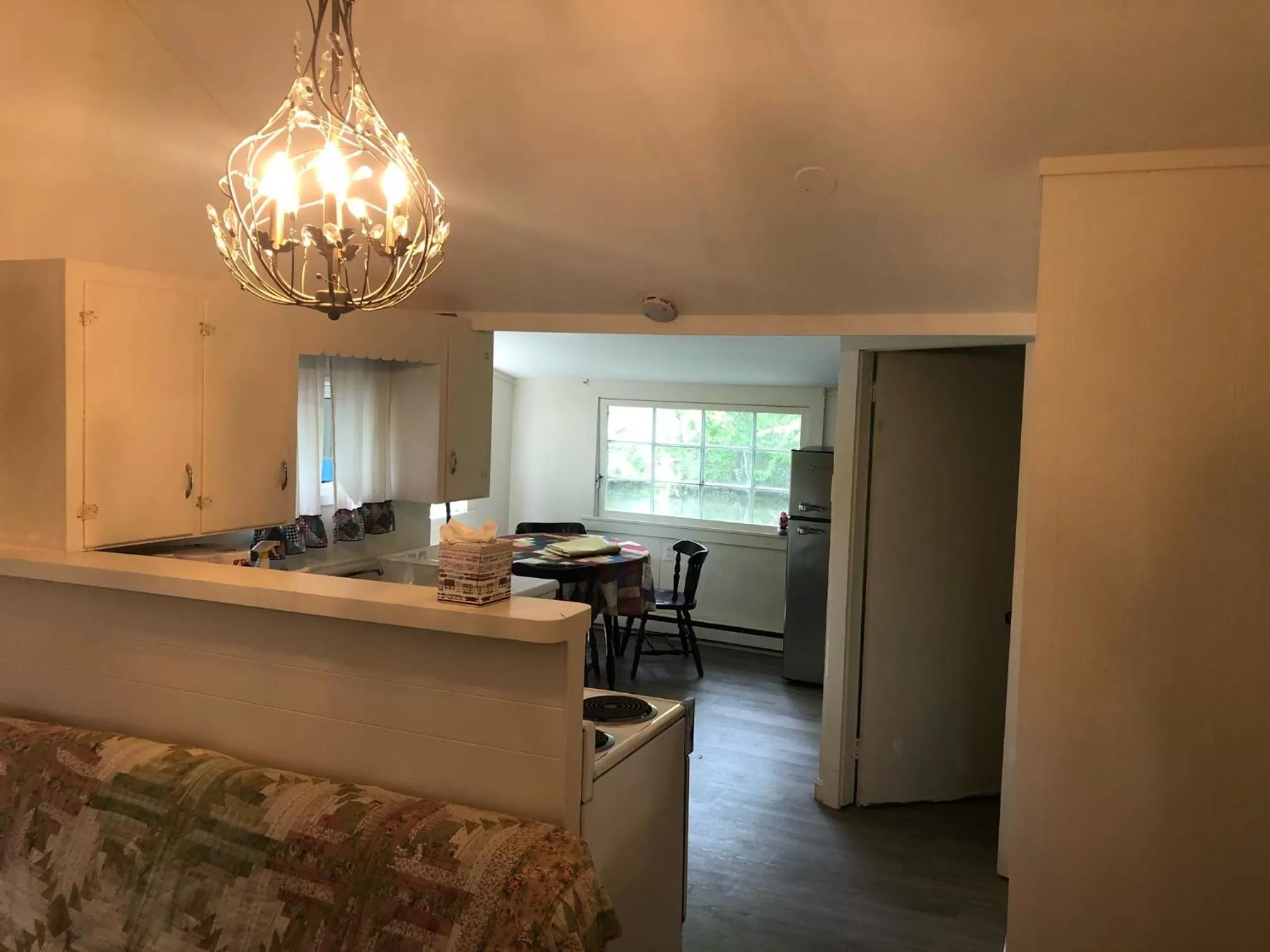Living room in Herring Run Motel and Tiny Cabins