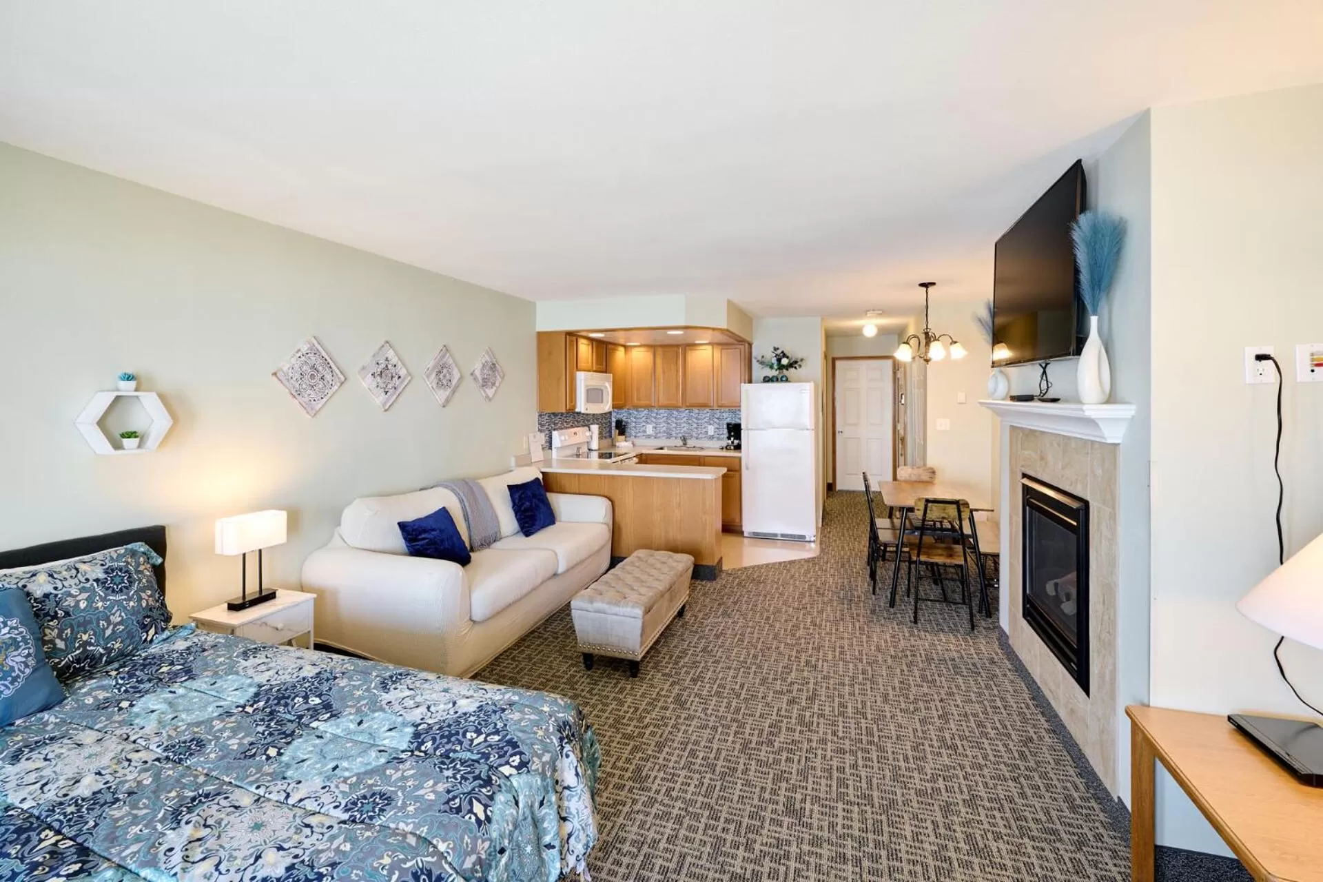 Bed, Seating Area in D Sands Rentals