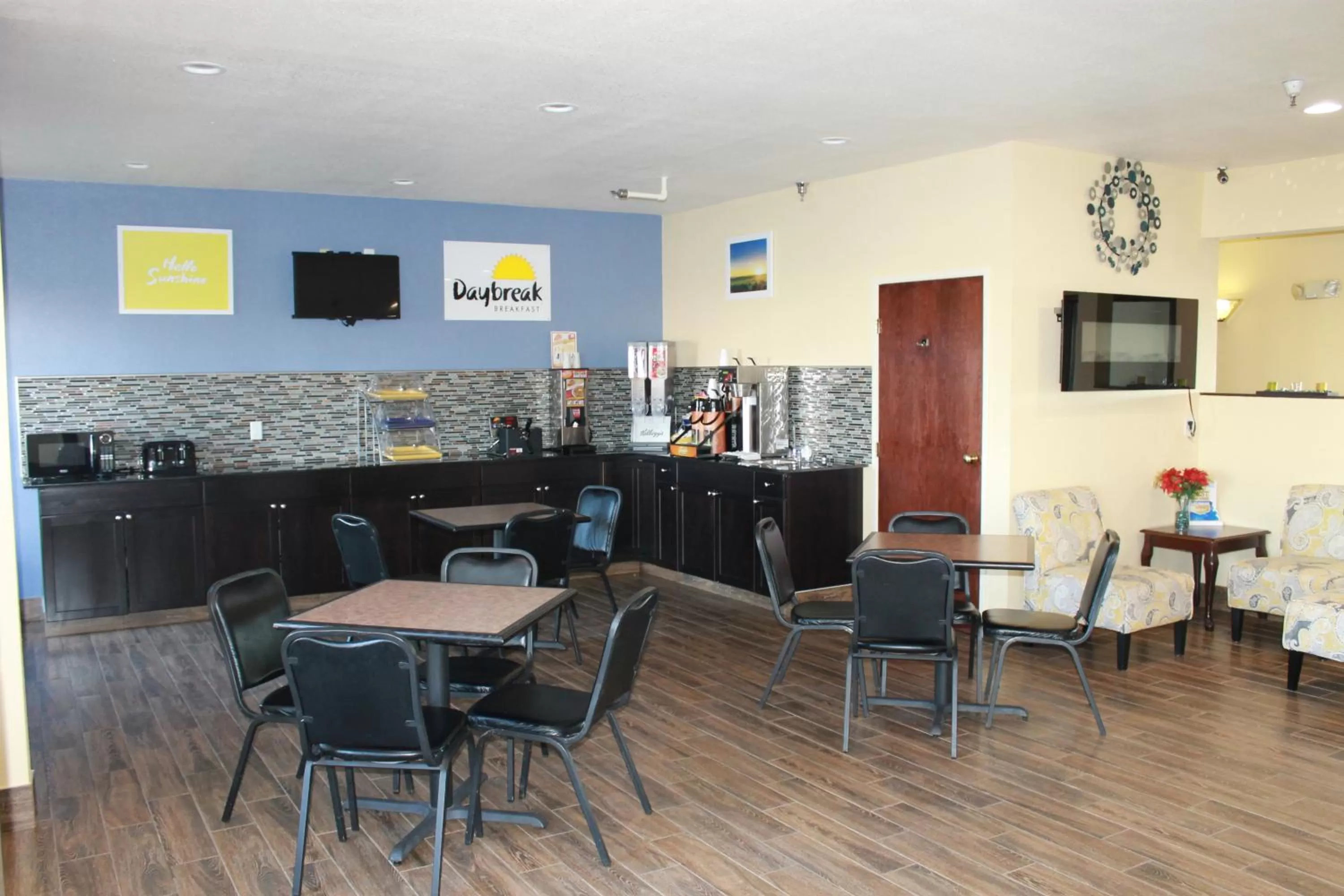 Continental breakfast in Days Inn by Wyndham Walcott Davenport