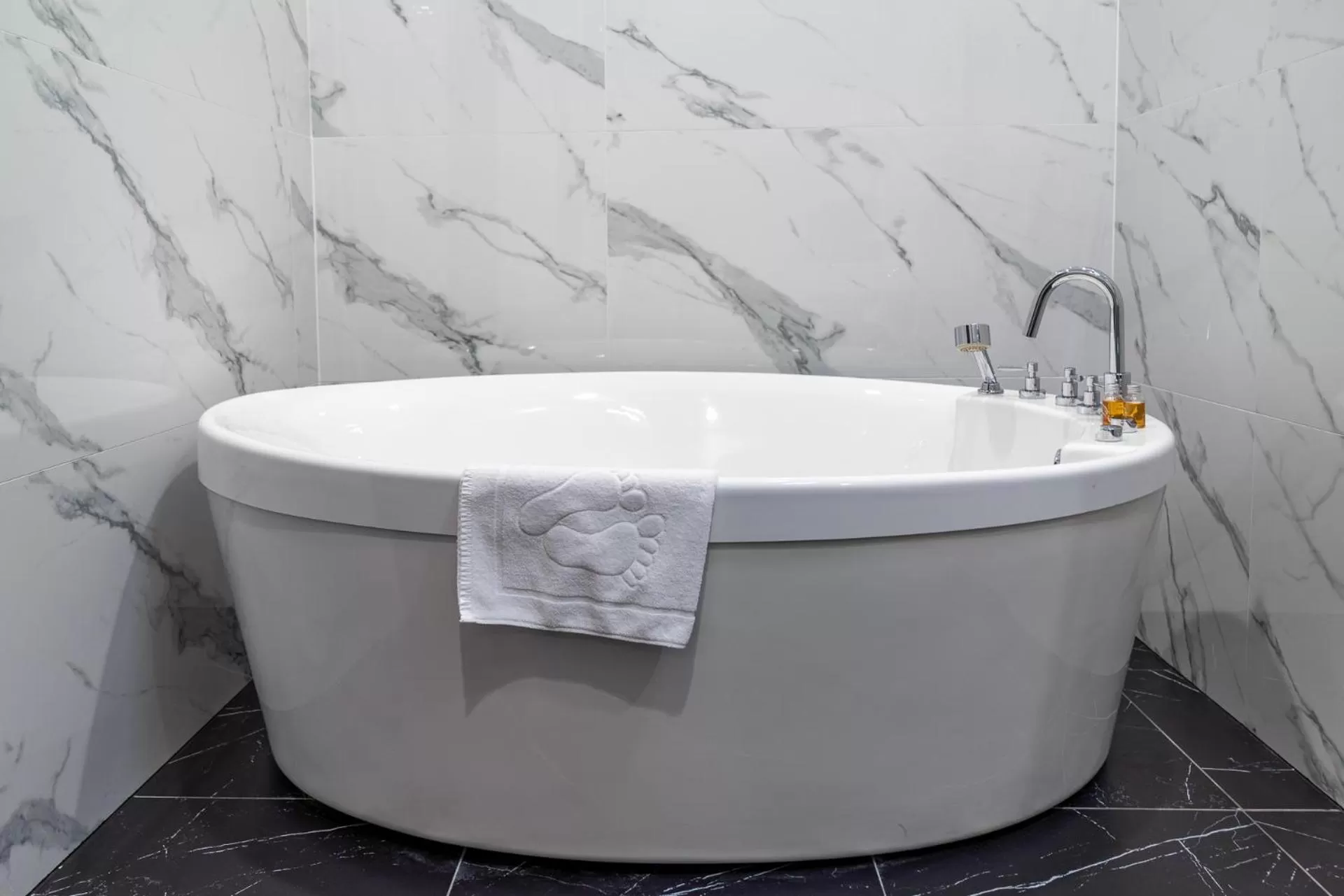 Hot Tub in Hotel Wodnik