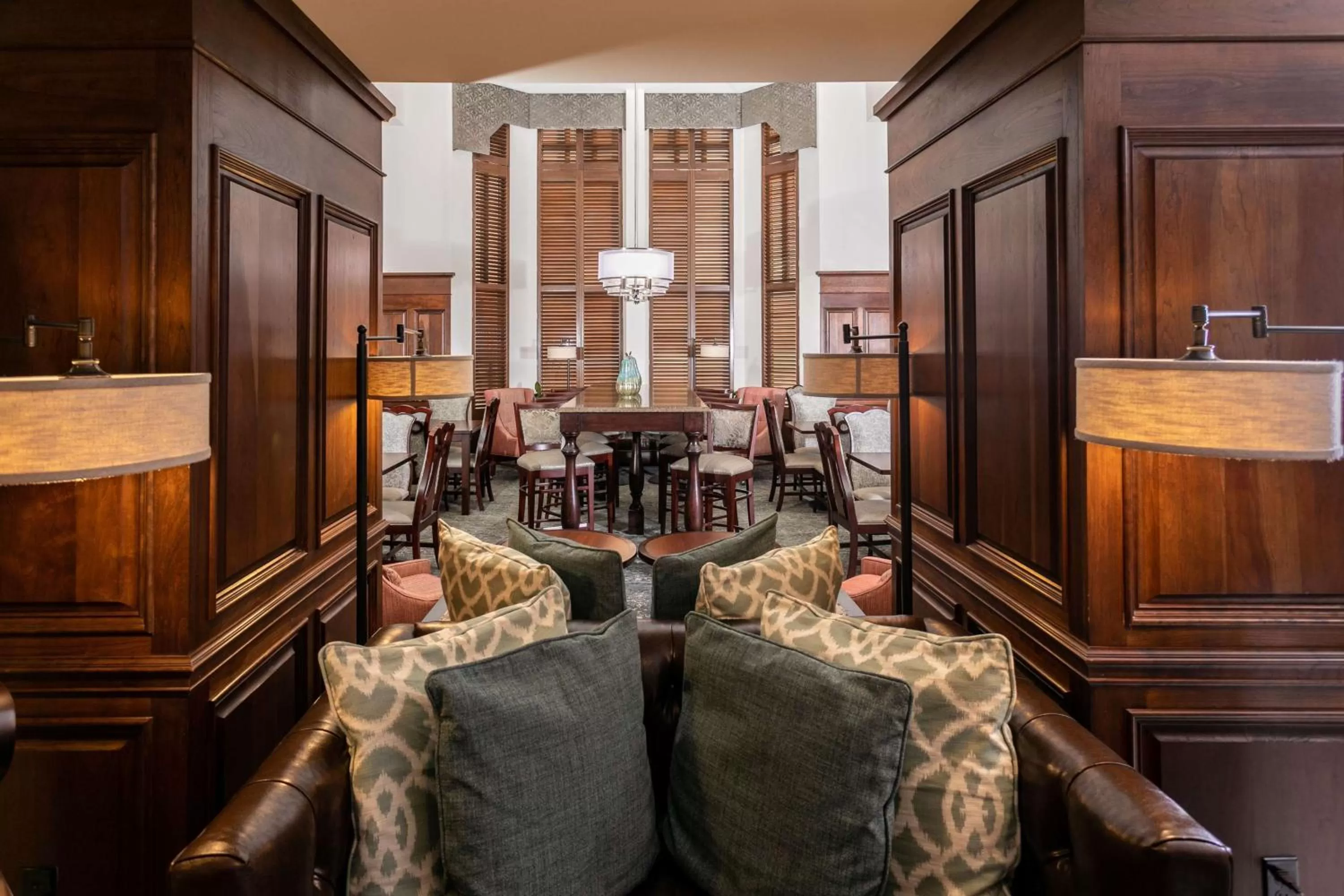 Communal lounge/ TV room in Hampton Inn & Suites Nashville-Green Hills