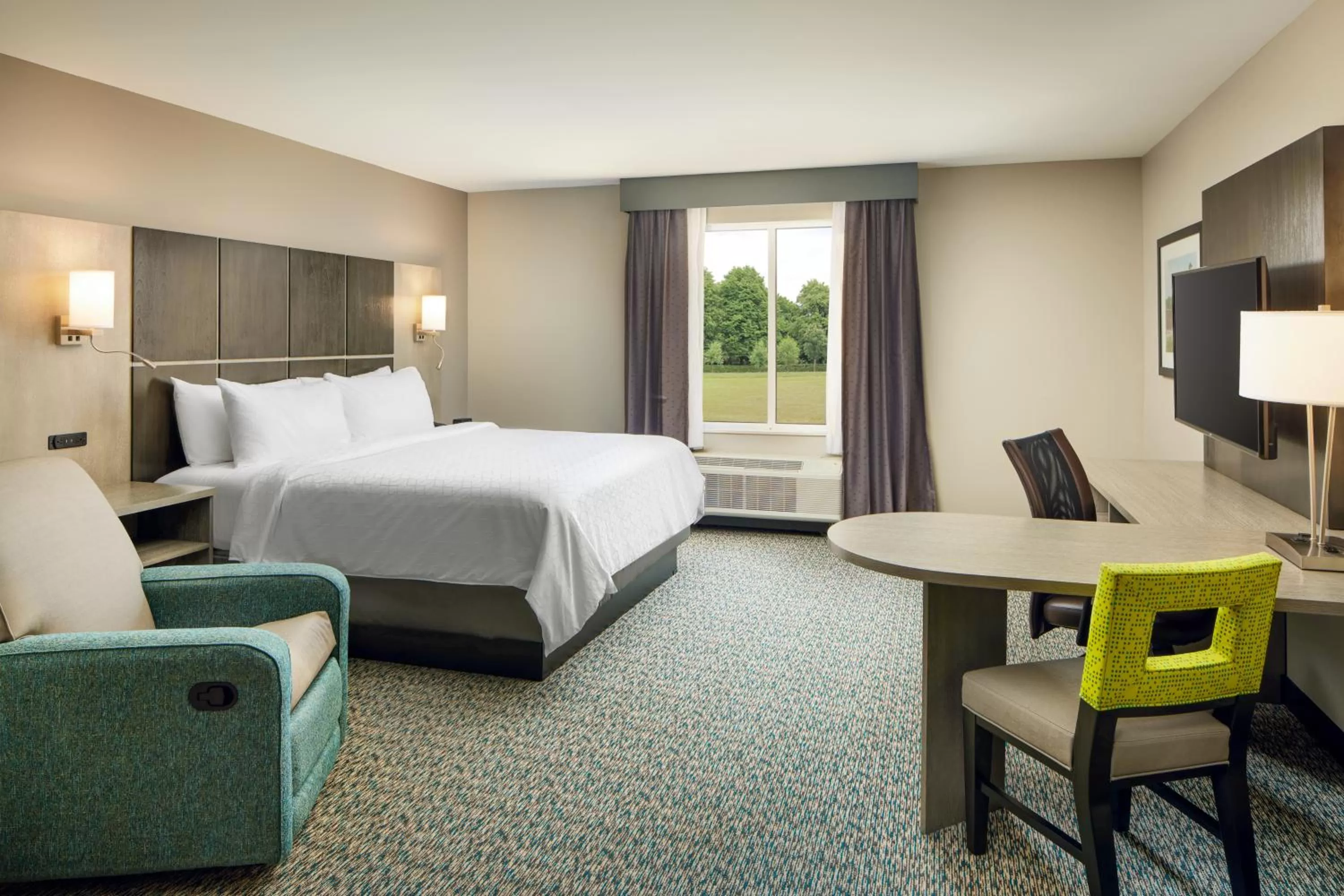 TV and multimedia, Bed in Candlewood Suites - Lebanon by IHG