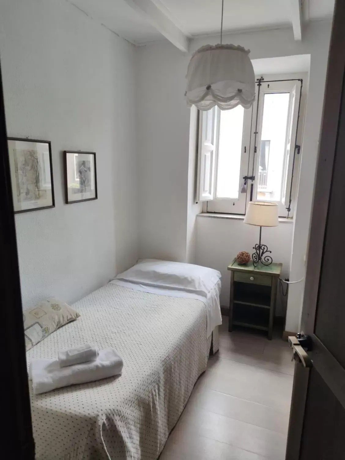 Single Room with Shared Bathroom in I Vespri Single Room with Shared Bathroom in I Vespri