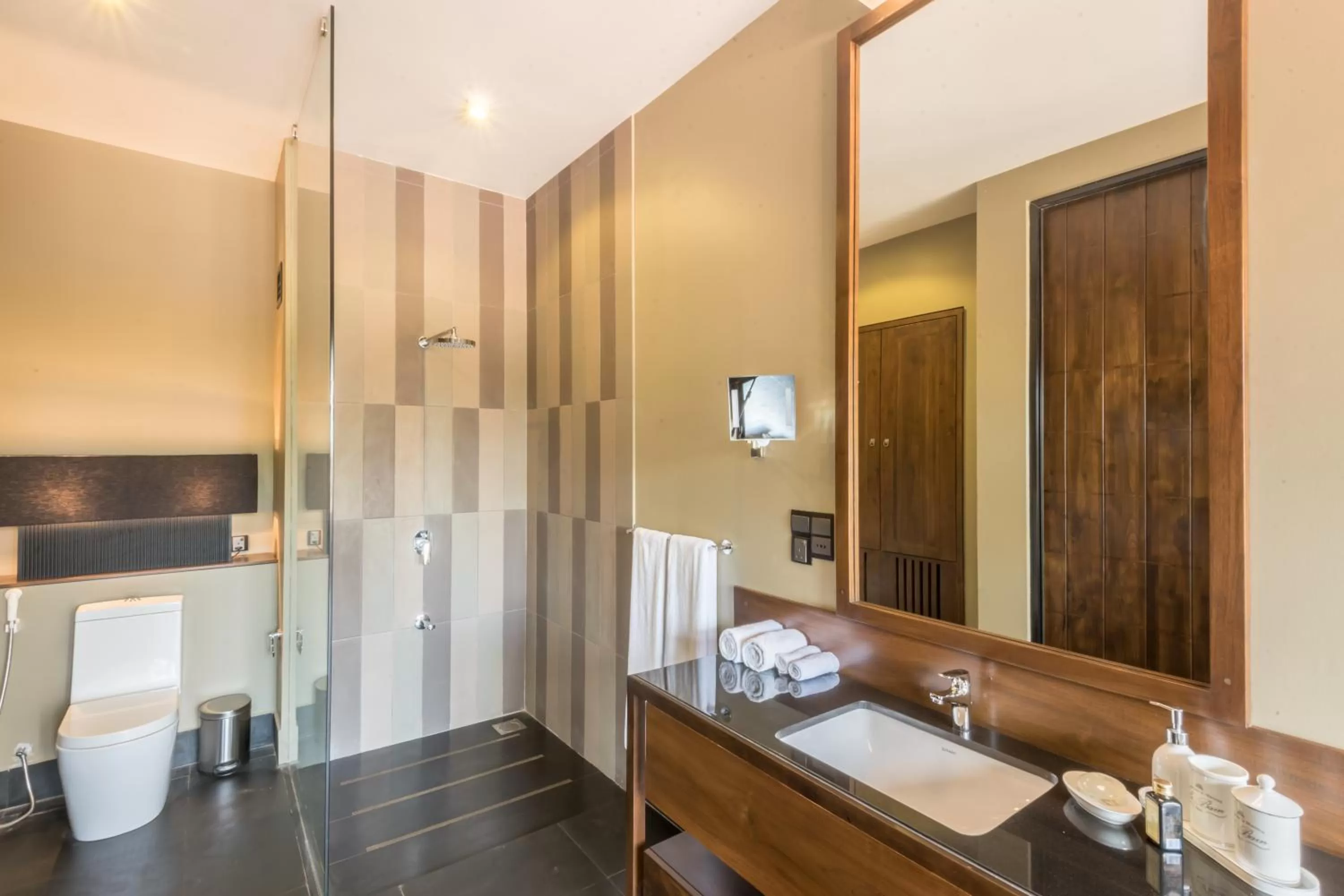 Bathroom in Jetwing Lake