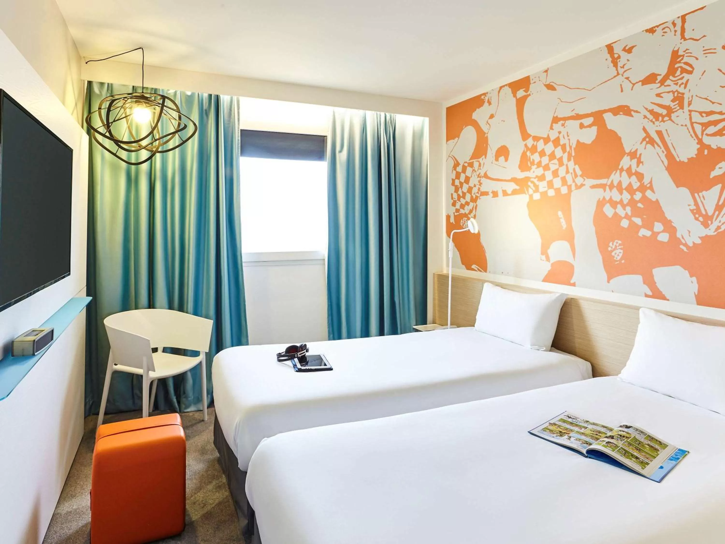 Photo of the whole room, Bed in ibis Styles Toulouse Nord Sesquieres