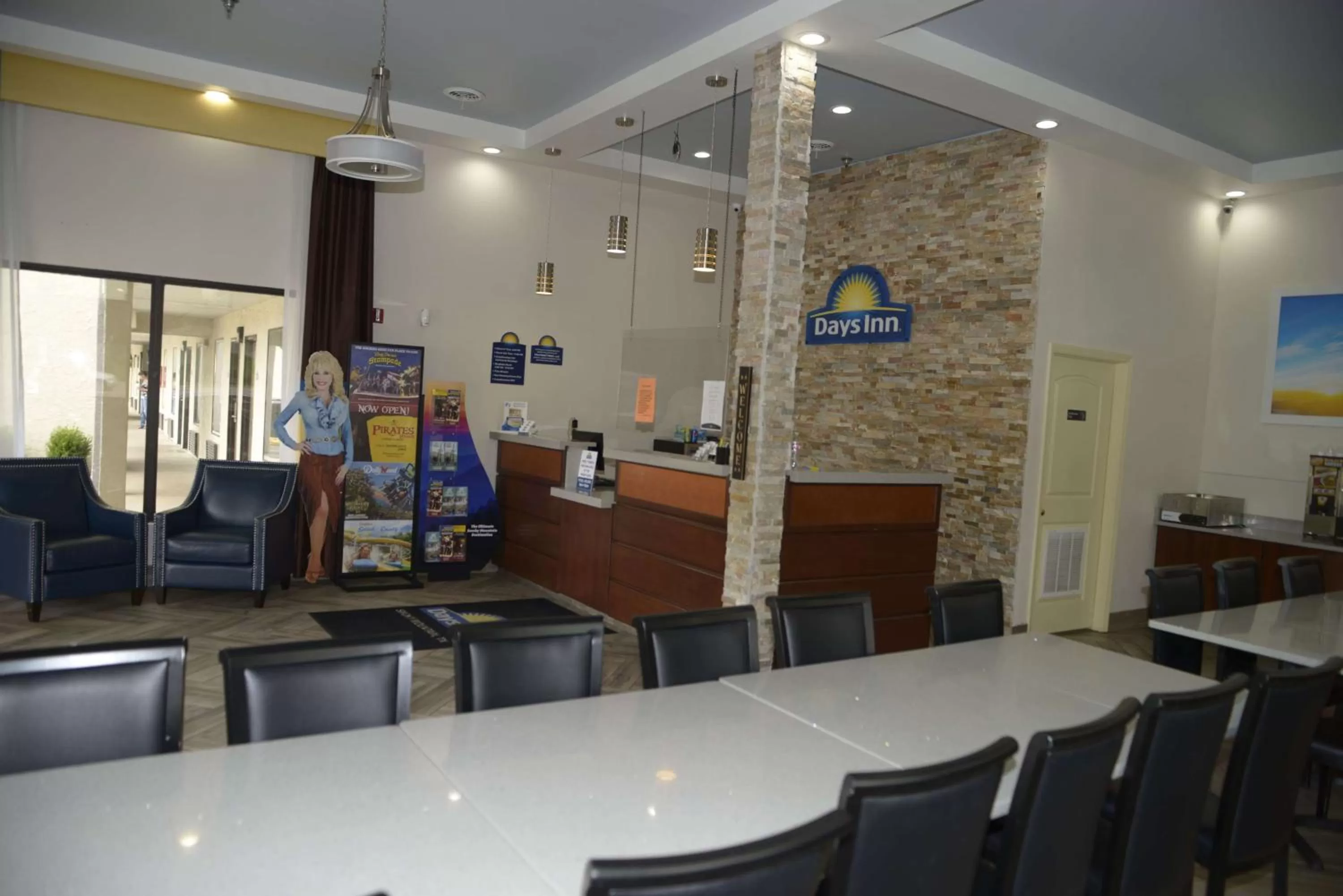 Restaurant/places to eat in Days Inn by Wyndham Kodak/Sevierville Intrstate SmokeyMntns